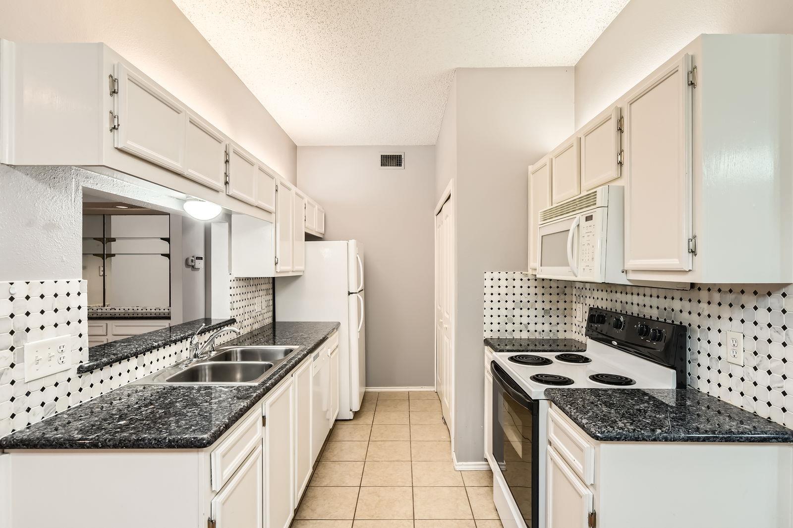 9100 Mountain Ridge Dr # 106, Austin, TX 78759