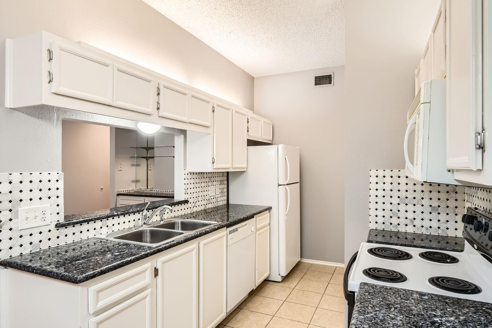 9100 Mountain Ridge Dr # 106, Austin, TX 78759