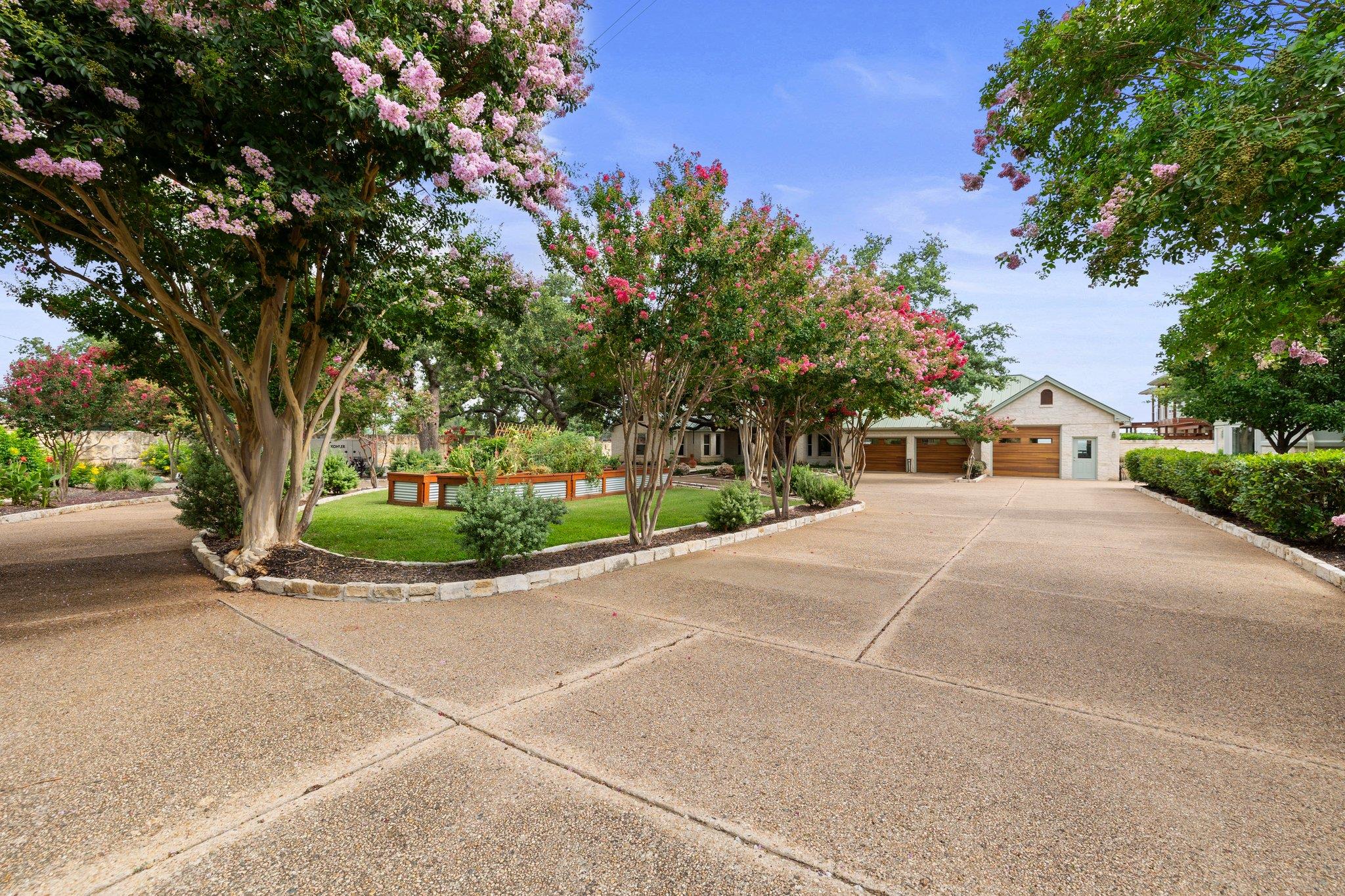 203 Senisa Dr, Buchanan Dam, TX 78657