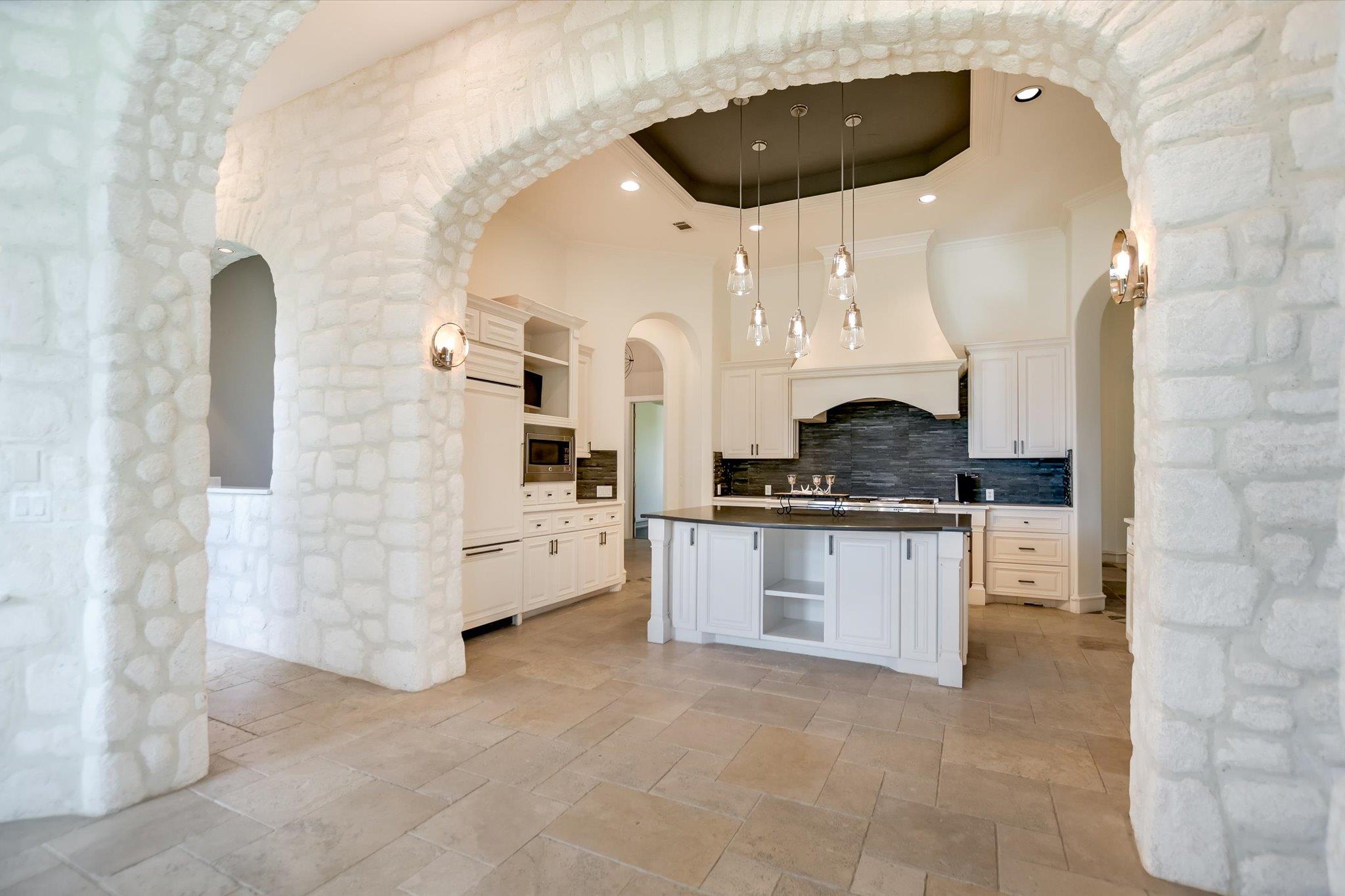 601 S Angel Light Dr, Spicewood, TX 78669