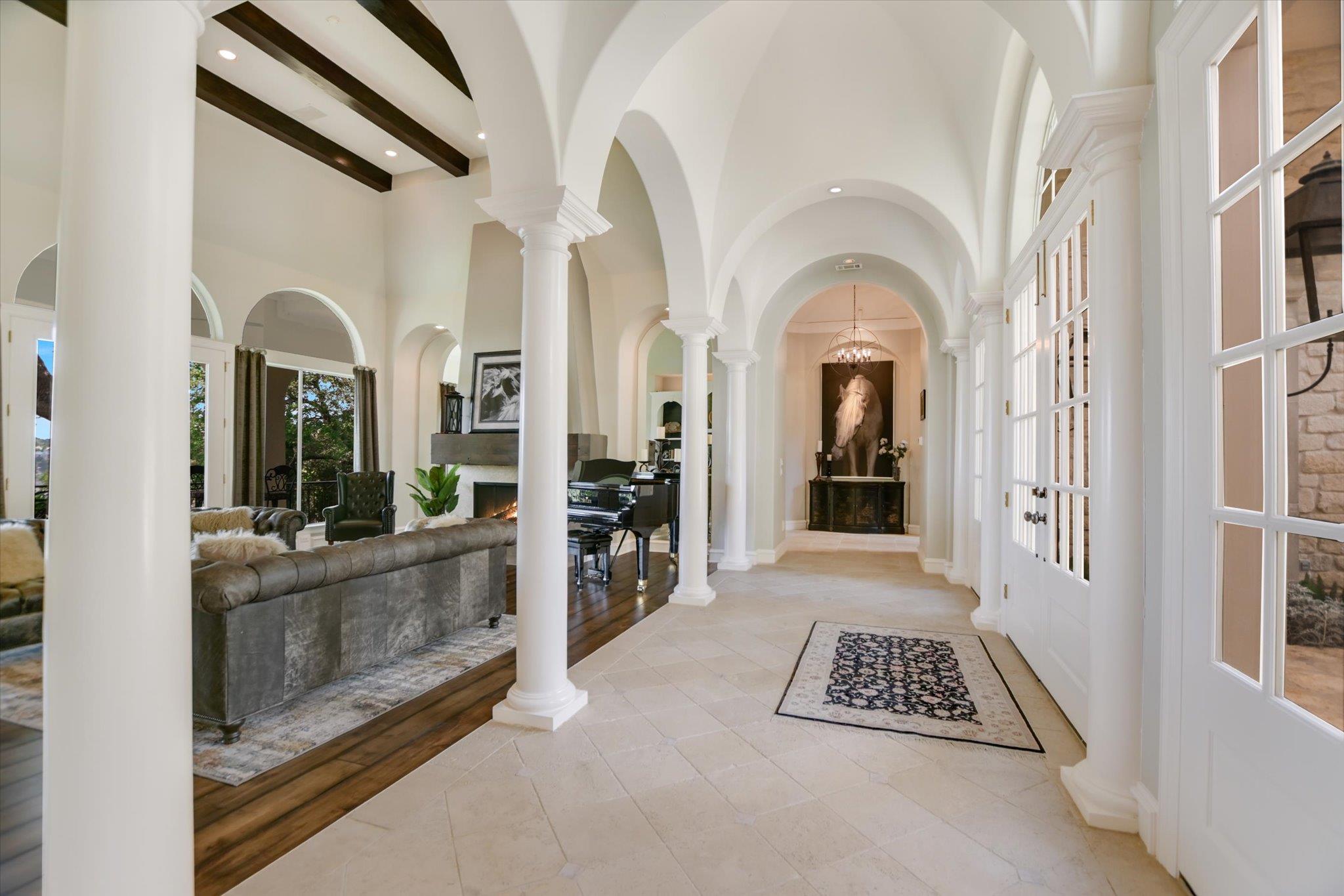 601 S Angel Light Dr, Spicewood, TX 78669