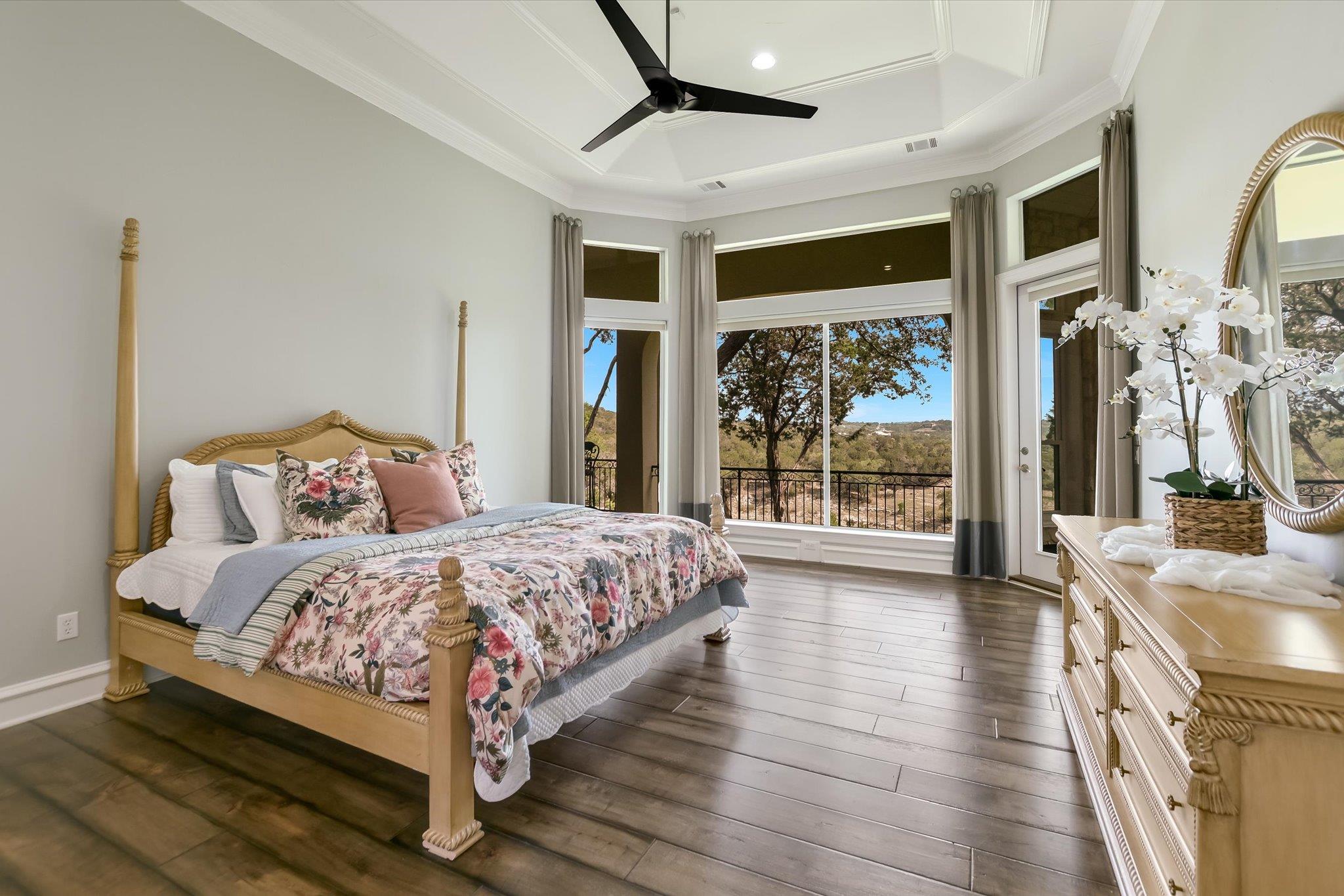 601 S Angel Light Dr, Spicewood, TX 78669