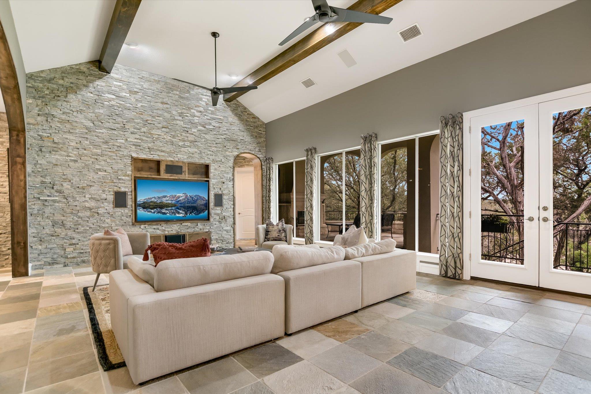 601 S Angel Light Dr, Spicewood, TX 78669