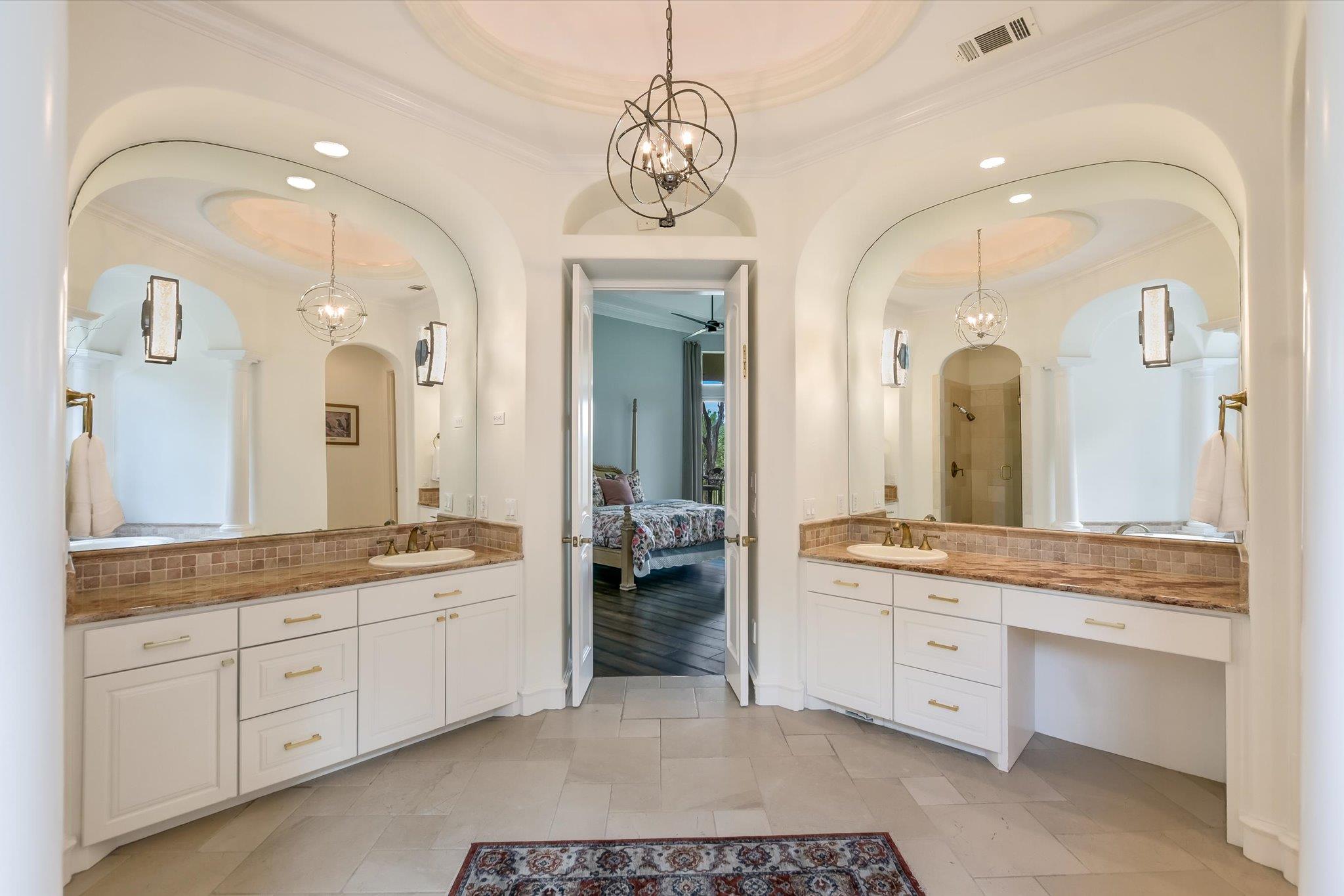 601 S Angel Light Dr, Spicewood, TX 78669