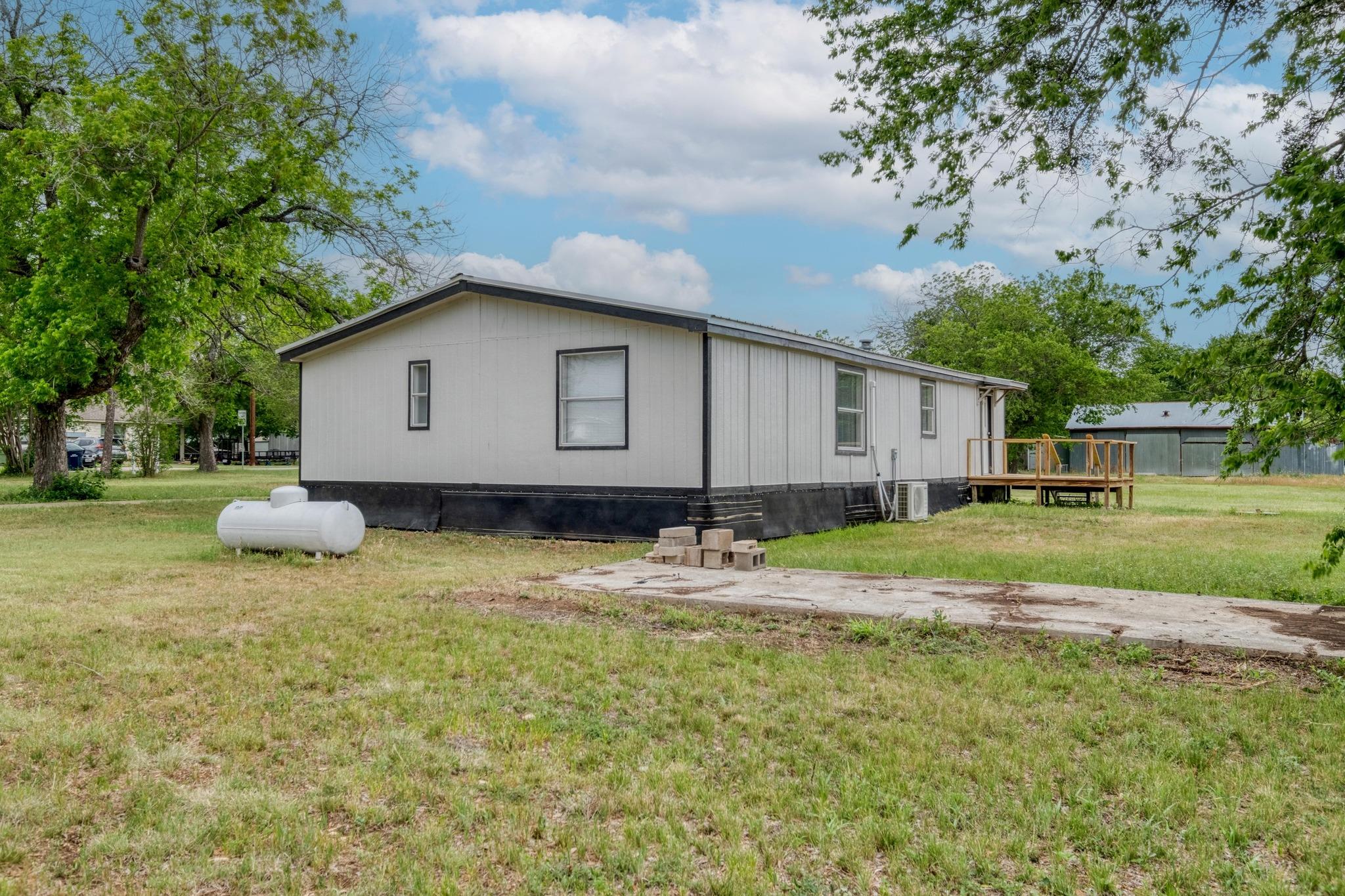 209 Fallwell St, Liberty Hill, TX 78642
