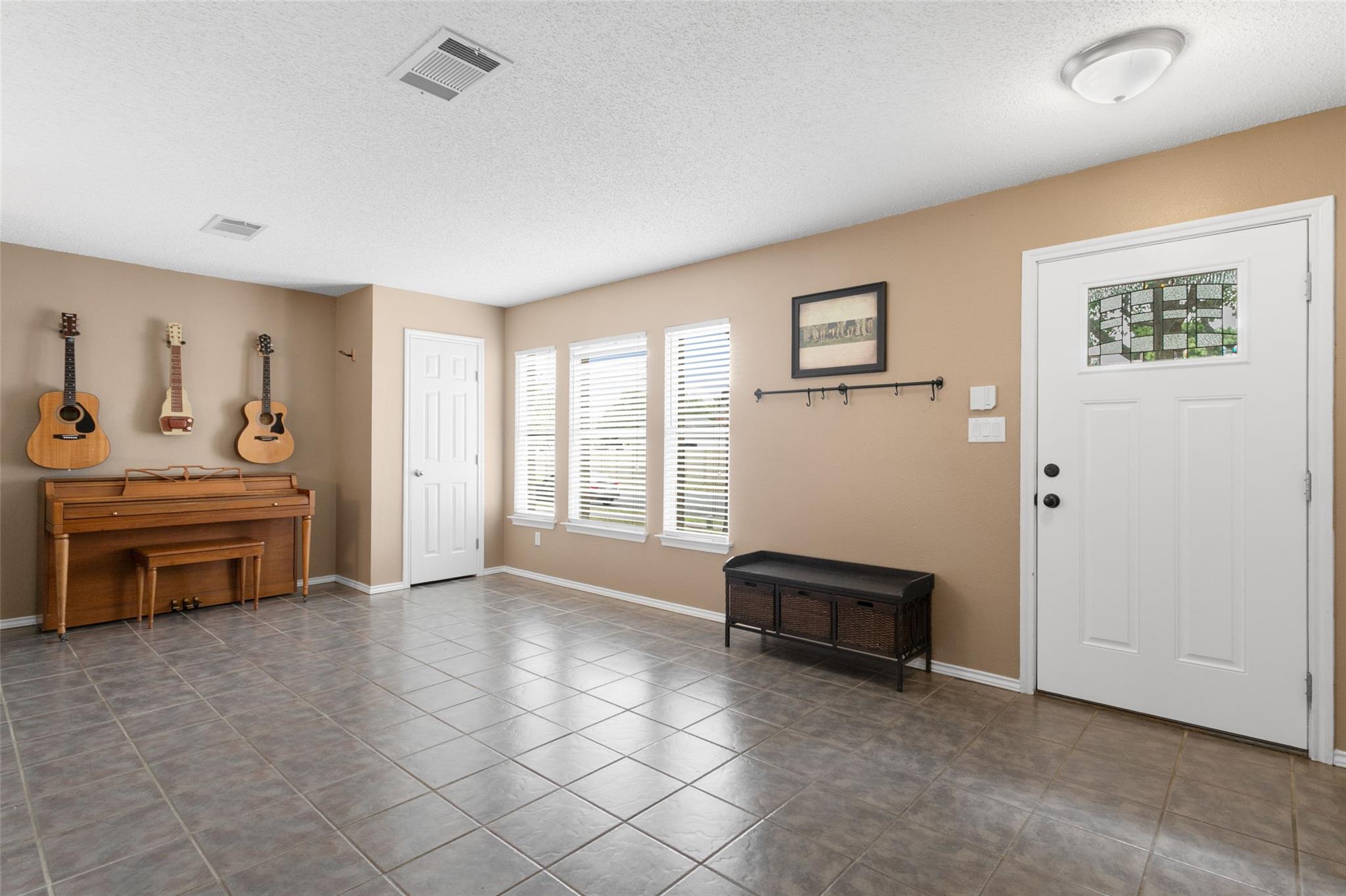 2105 Zeppelin Dr, Cedar Park, TX 78613