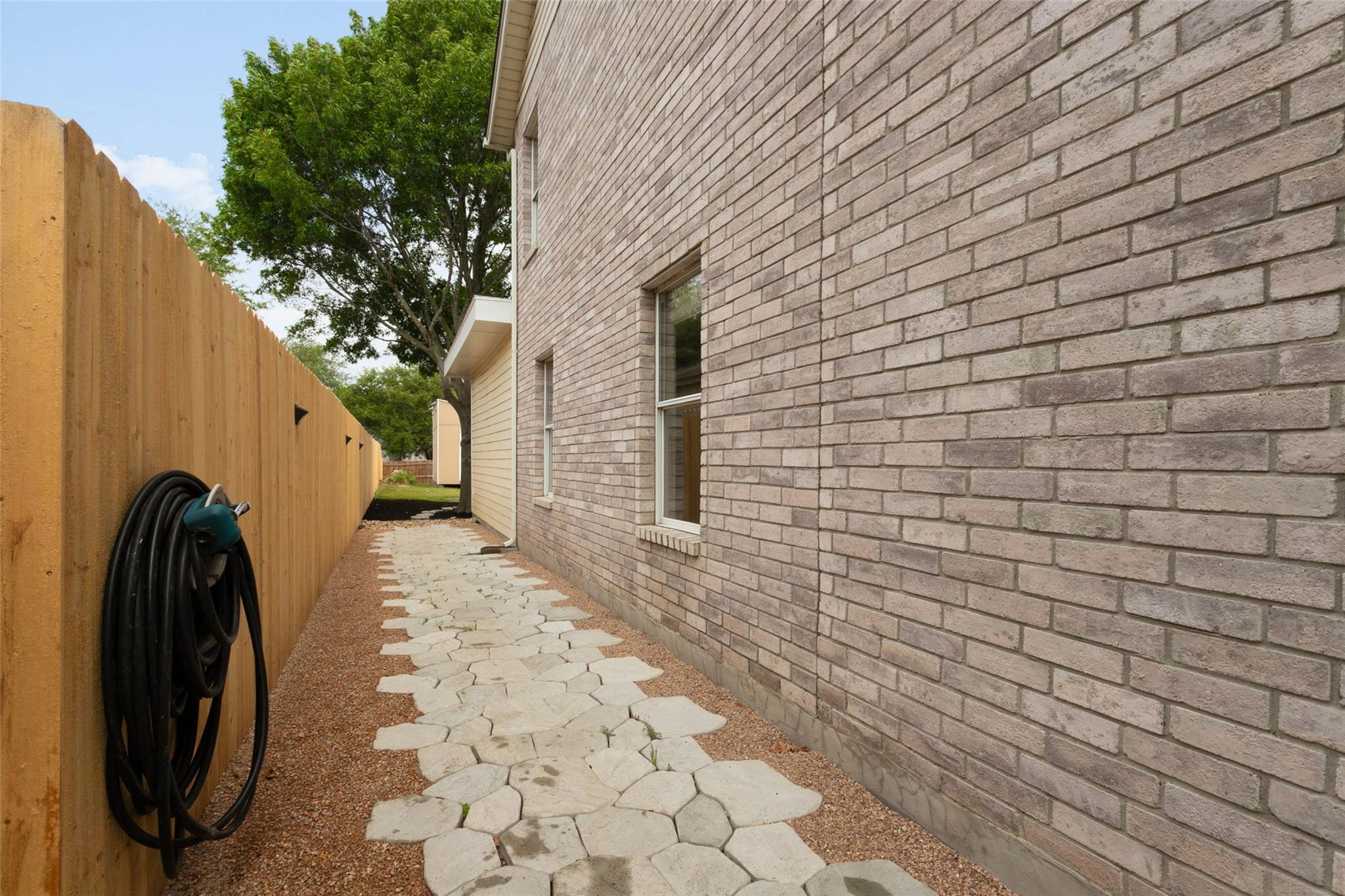2105 Zeppelin Dr, Cedar Park, TX 78613