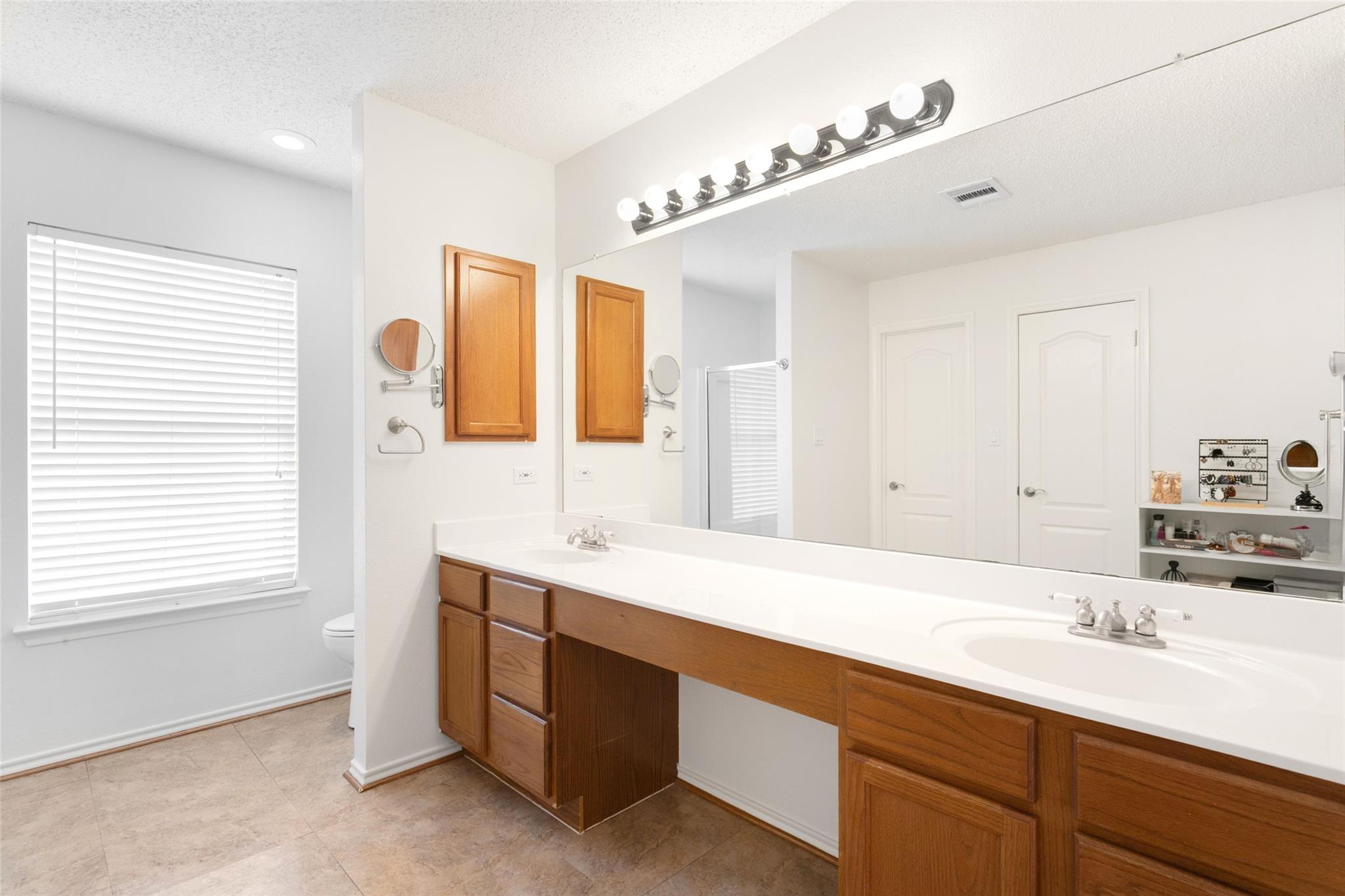 2105 Zeppelin Dr, Cedar Park, TX 78613
