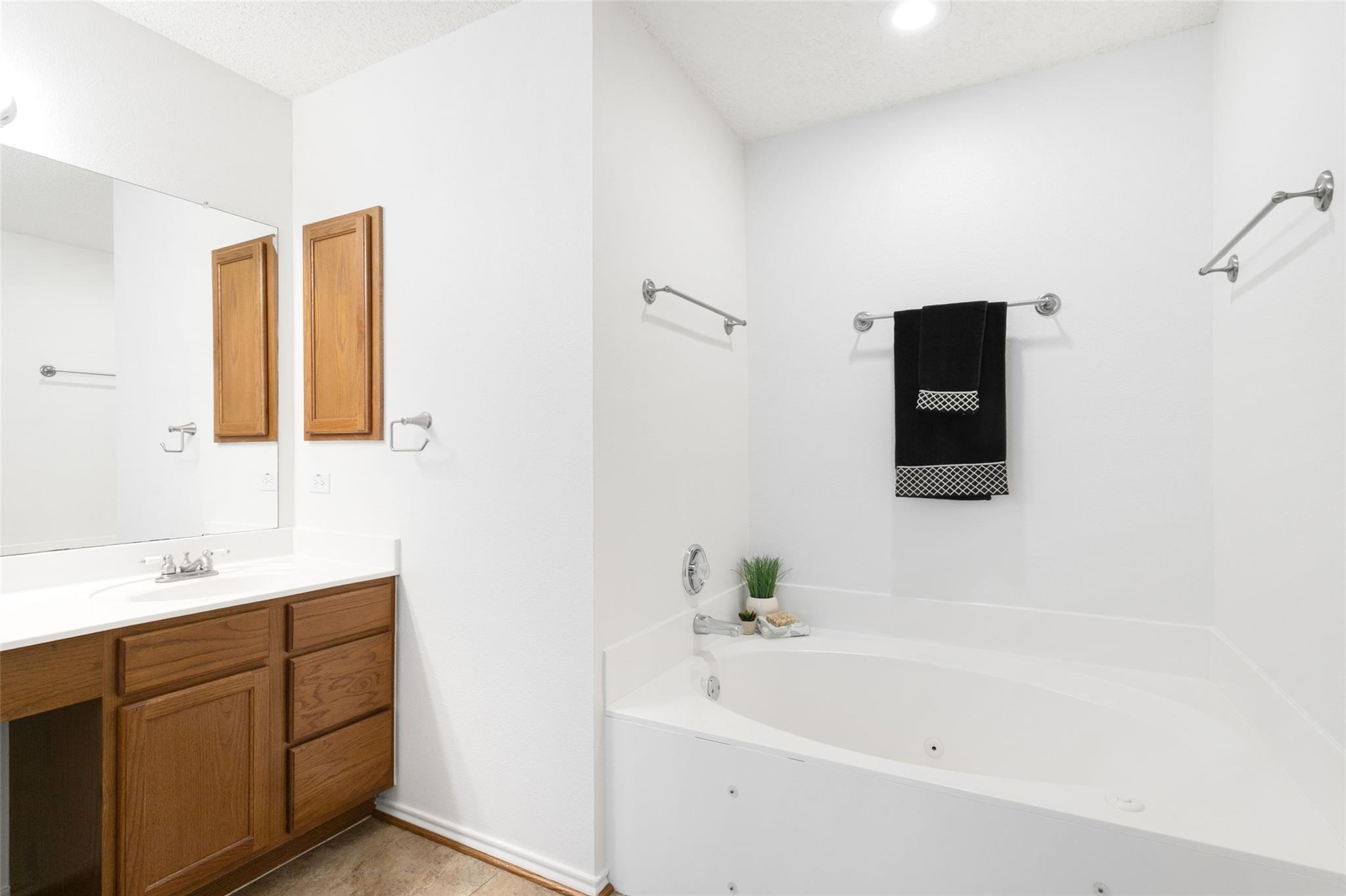 2105 Zeppelin Dr, Cedar Park, TX 78613
