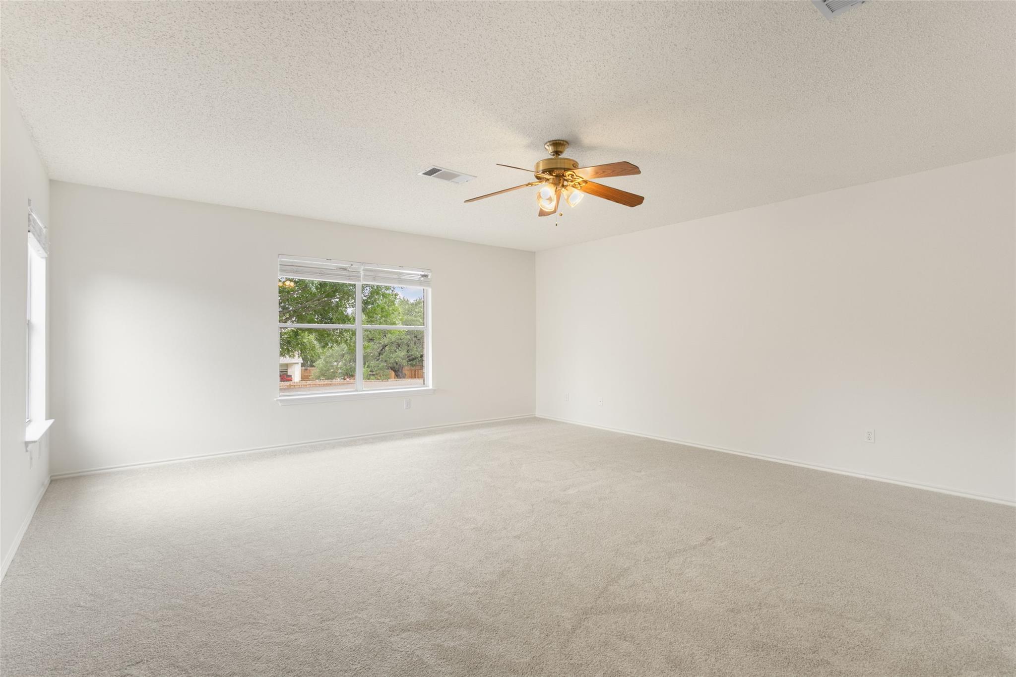 2105 Zeppelin Dr, Cedar Park, TX 78613