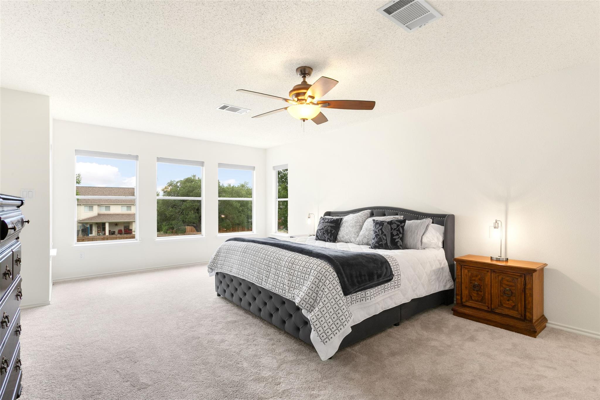 2105 Zeppelin Dr, Cedar Park, TX 78613