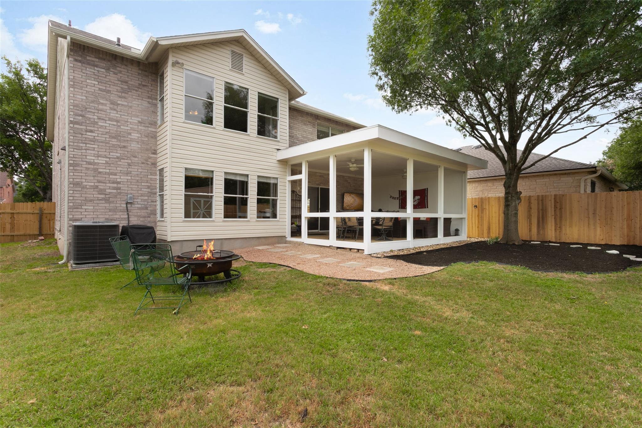 2105 Zeppelin Dr, Cedar Park, TX 78613