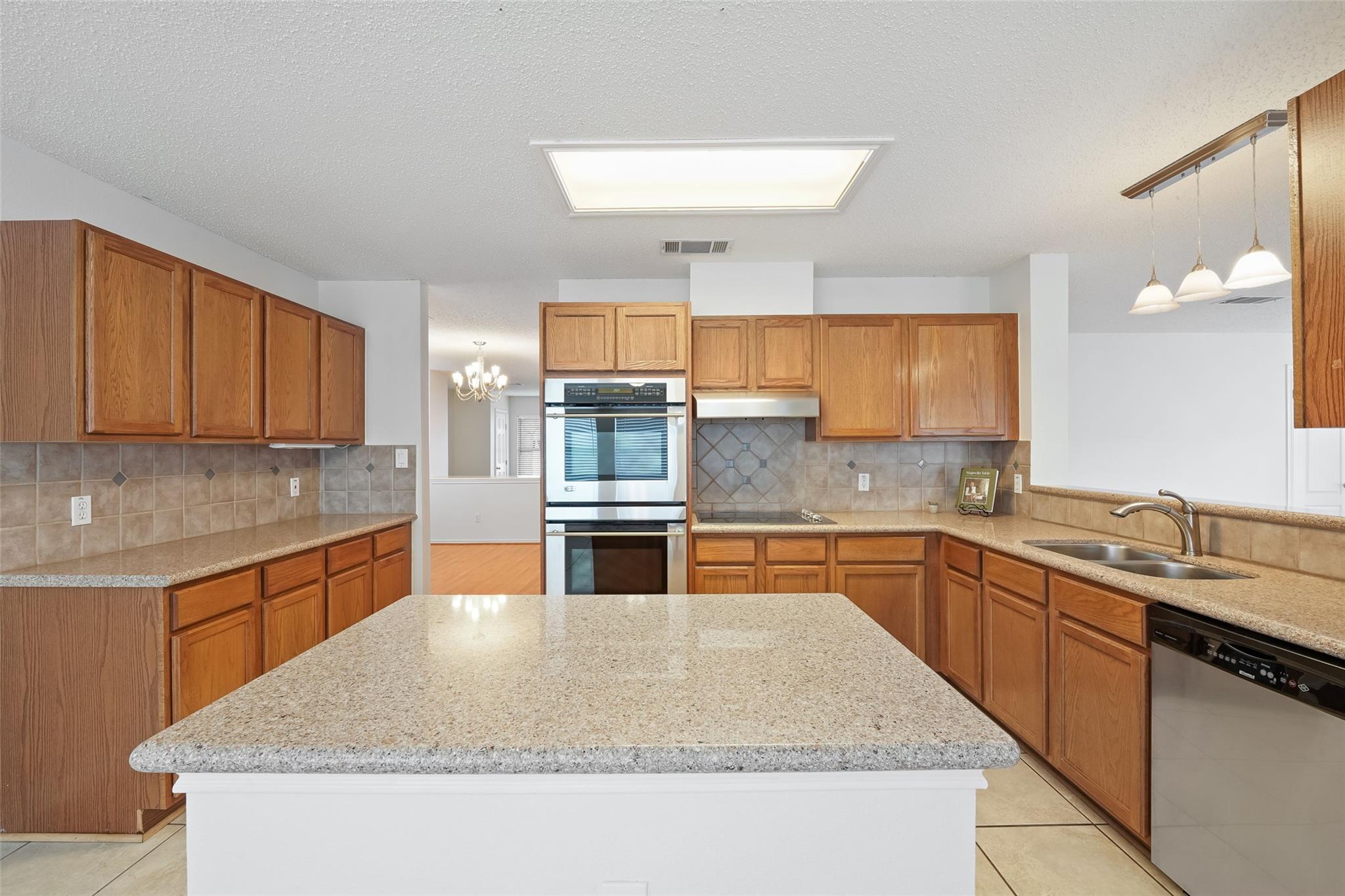 2105 Zeppelin Dr, Cedar Park, TX 78613