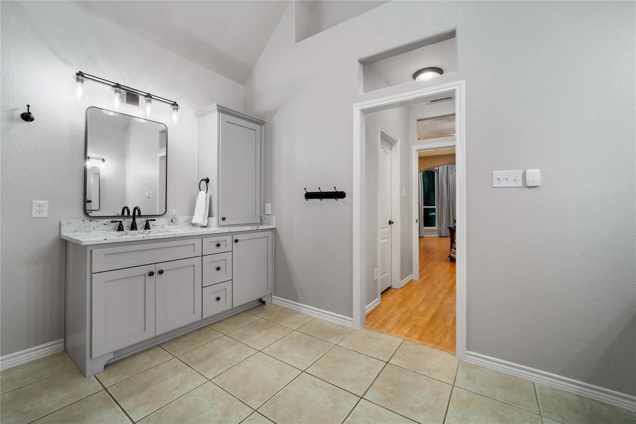 103 Sierra Ridge Dr, San Marcos, TX 78666