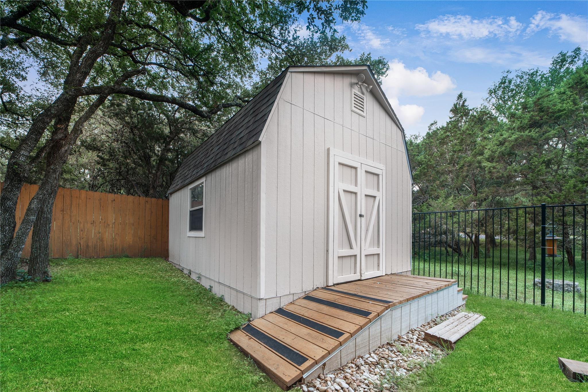 103 Sierra Ridge Dr, San Marcos, TX 78666