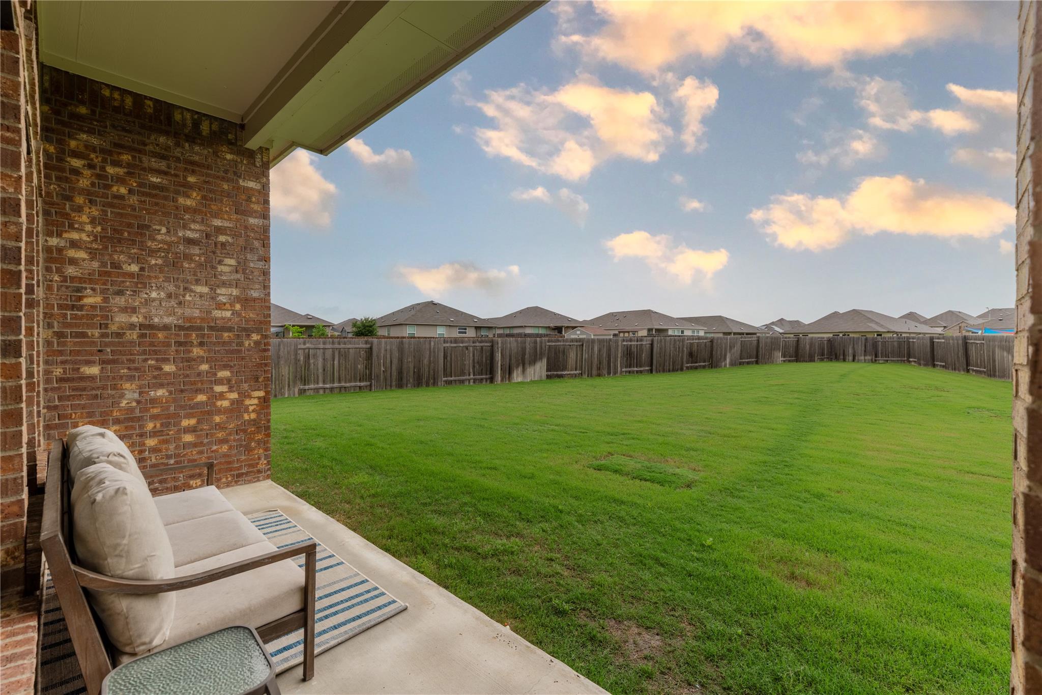 214 Chickasaw Ln, Hutto, TX 78634