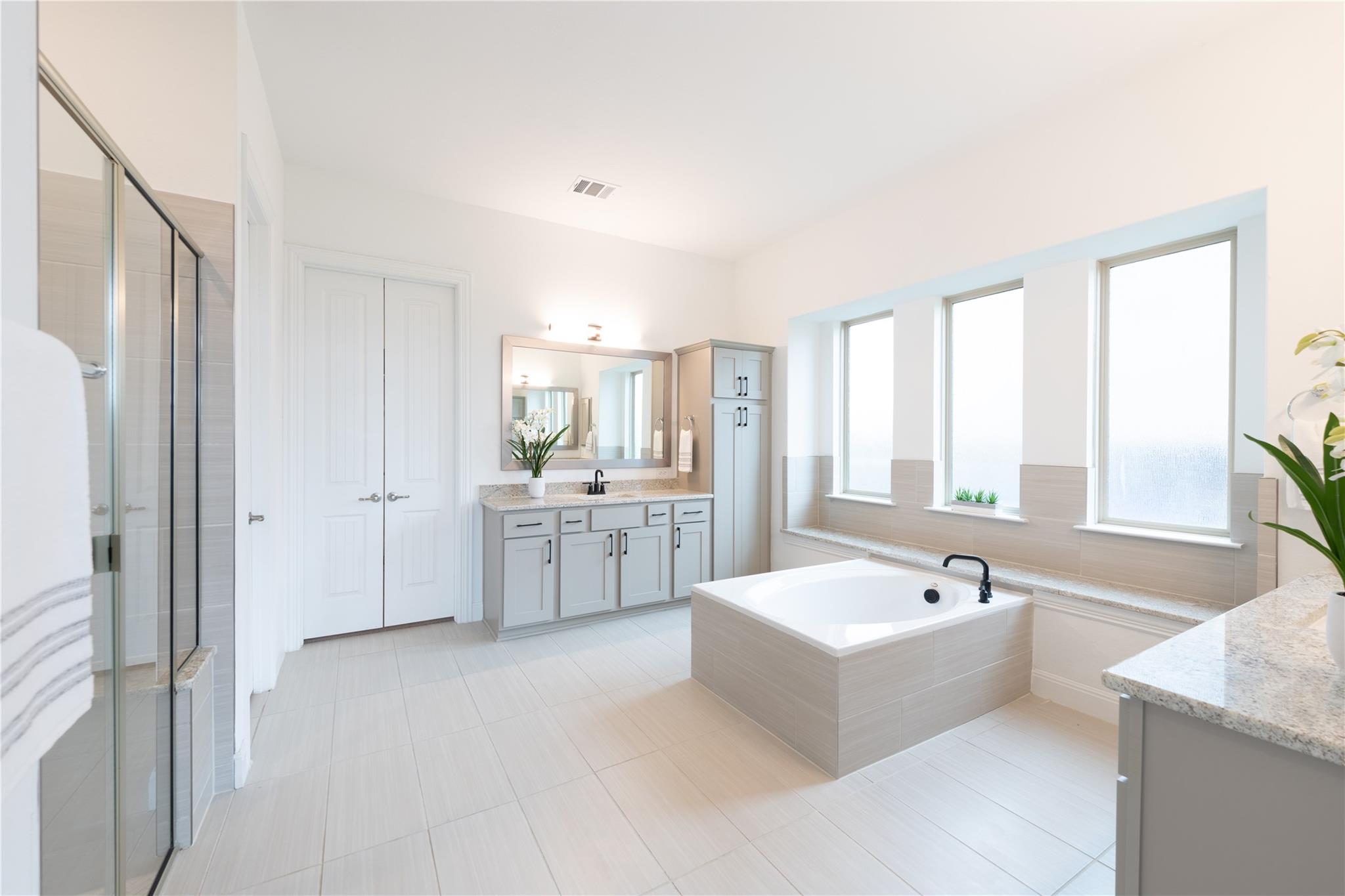 214 Chickasaw Ln, Hutto, TX 78634