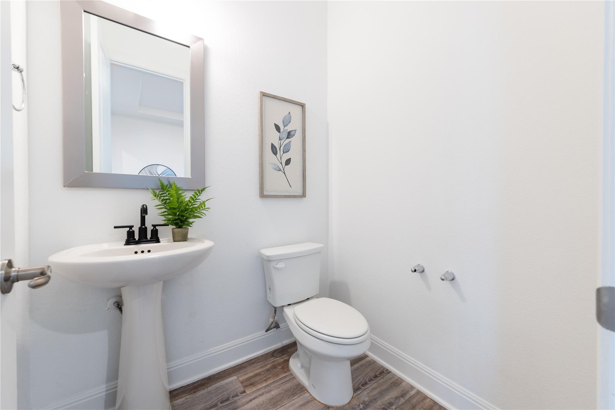 214 Chickasaw Ln, Hutto, TX 78634