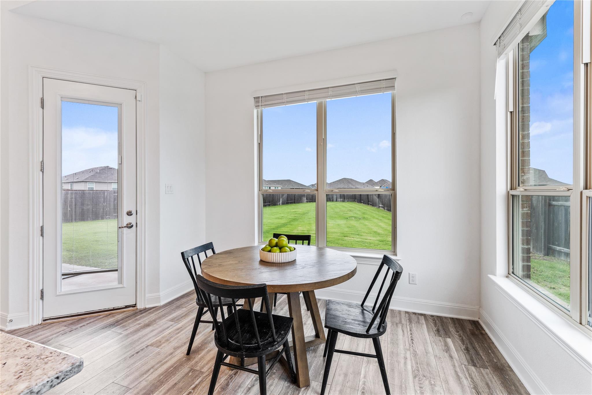 214 Chickasaw Ln, Hutto, TX 78634