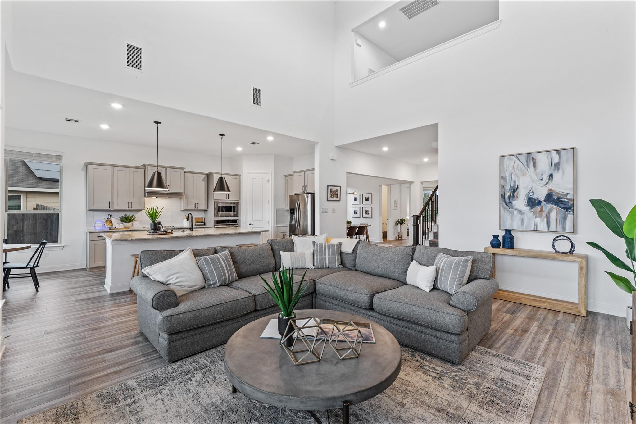 214 Chickasaw Ln, Hutto, TX 78634