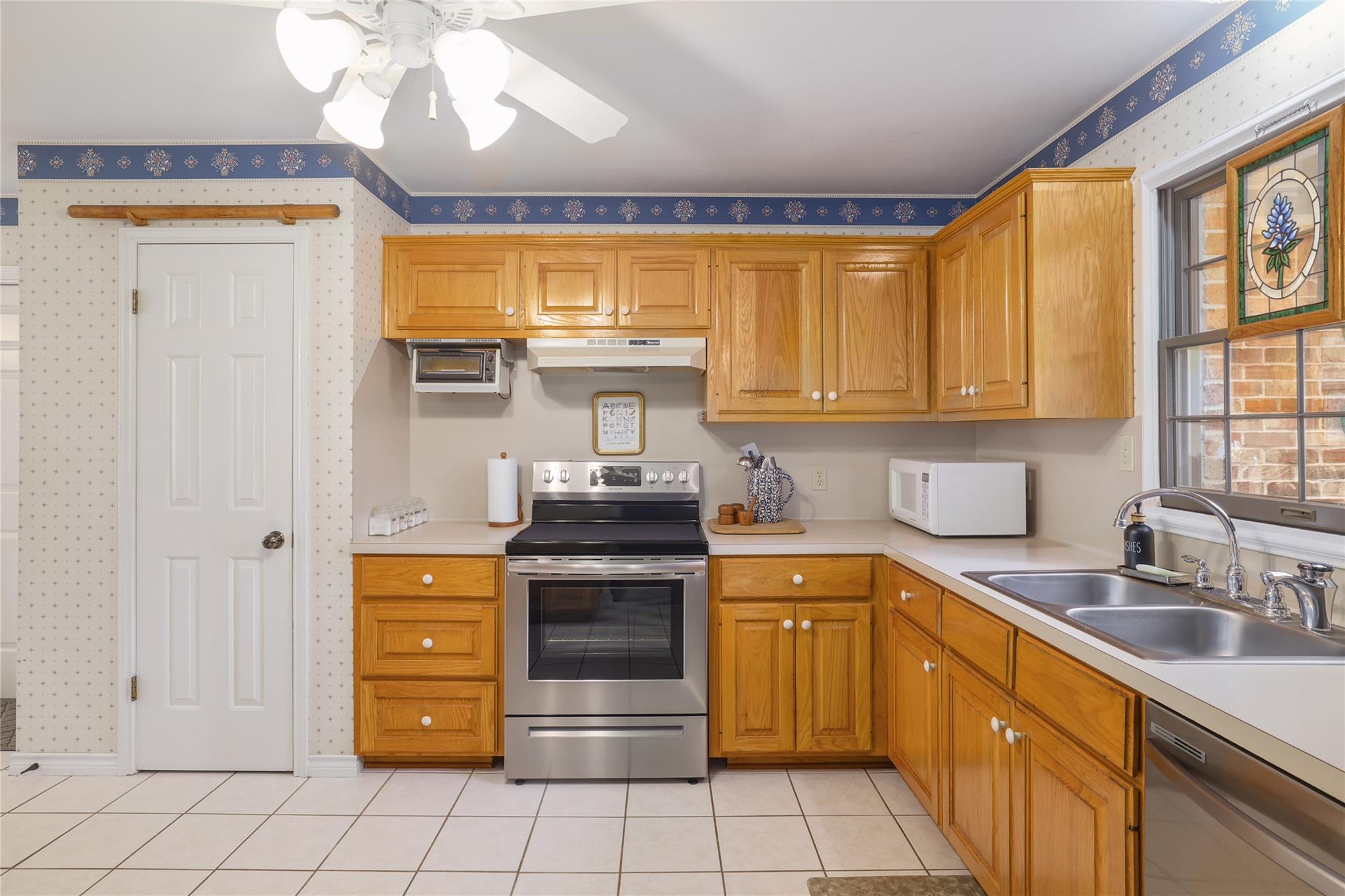 133 Lakewood Trl, Leander, TX 78641