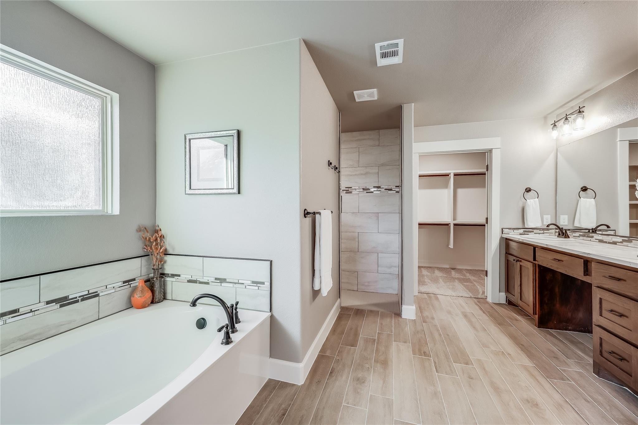 2502 Truman Dr, Lago Vista, TX 78645