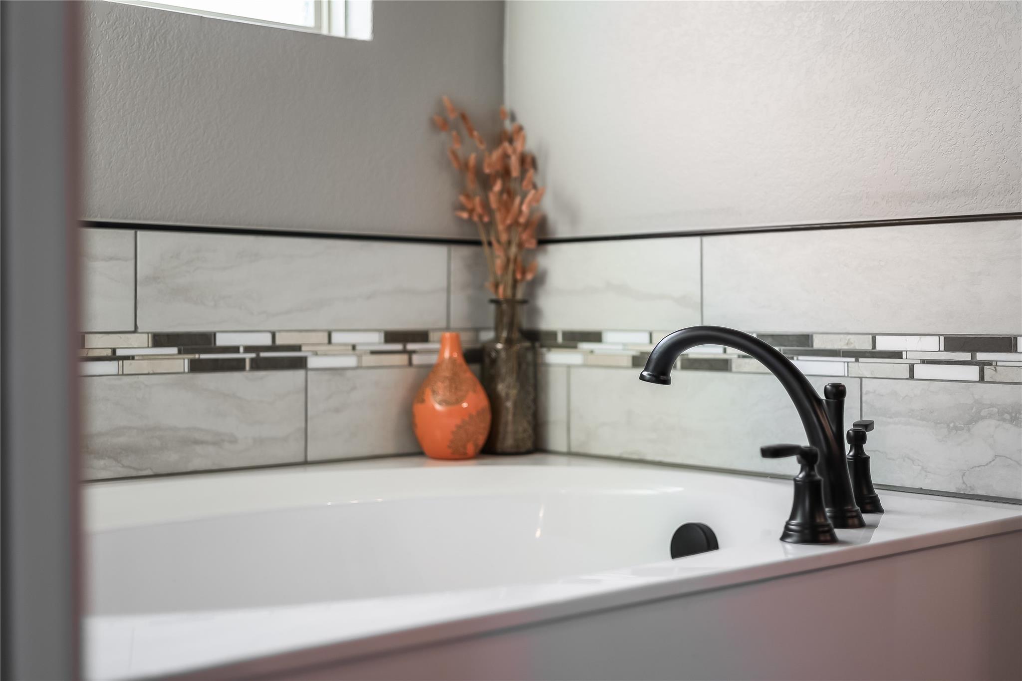 2502 Truman Dr, Lago Vista, TX 78645