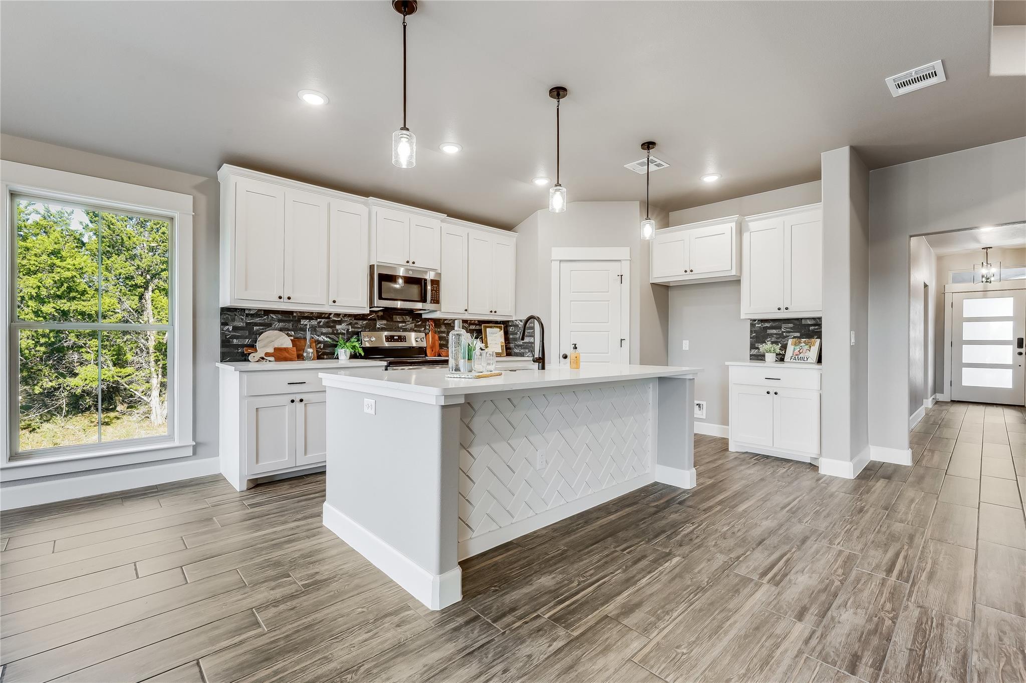 2502 Truman Dr, Lago Vista, TX 78645