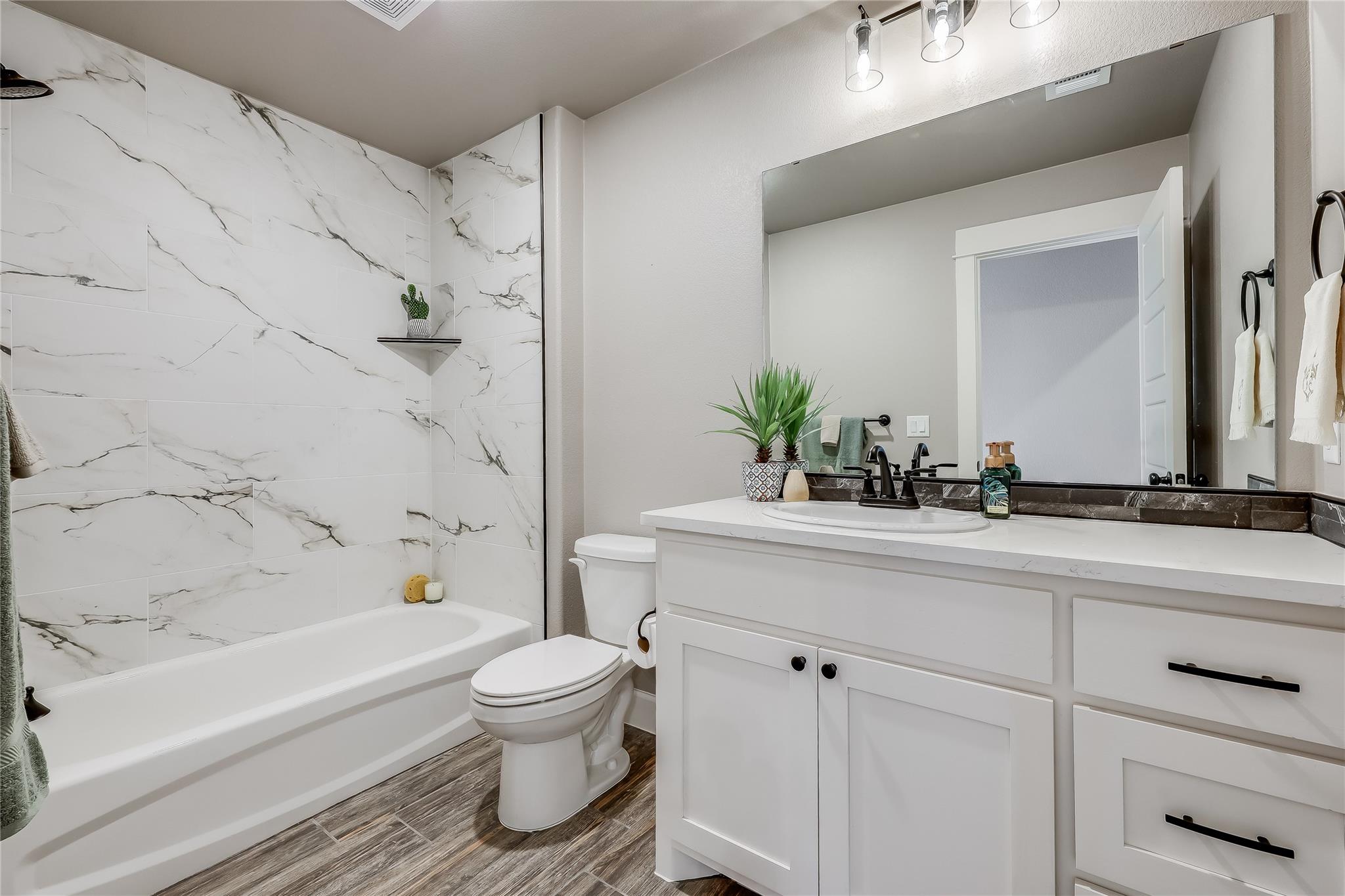 2502 Truman Dr, Lago Vista, TX 78645