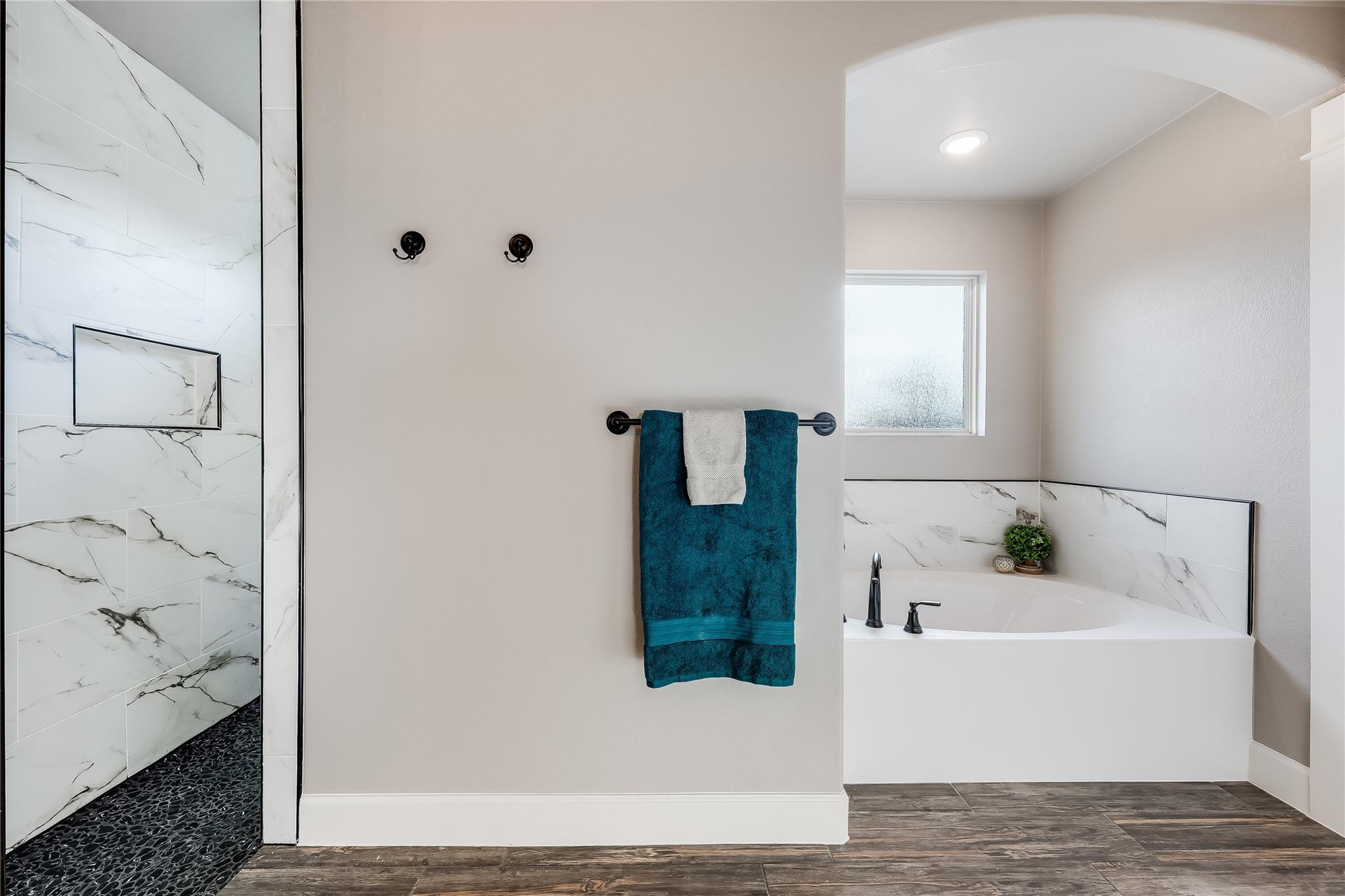 2502 Truman Dr, Lago Vista, TX 78645