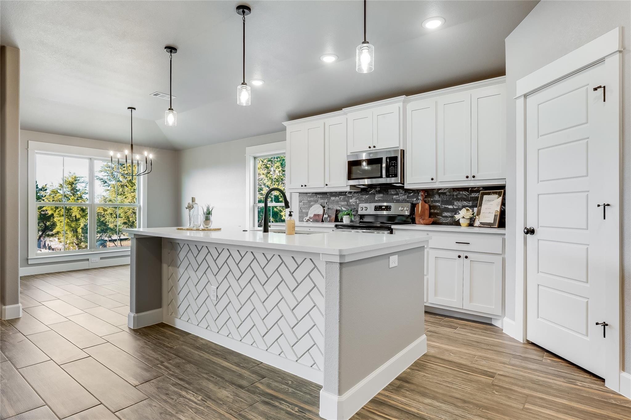 2502 Truman Dr, Lago Vista, TX 78645