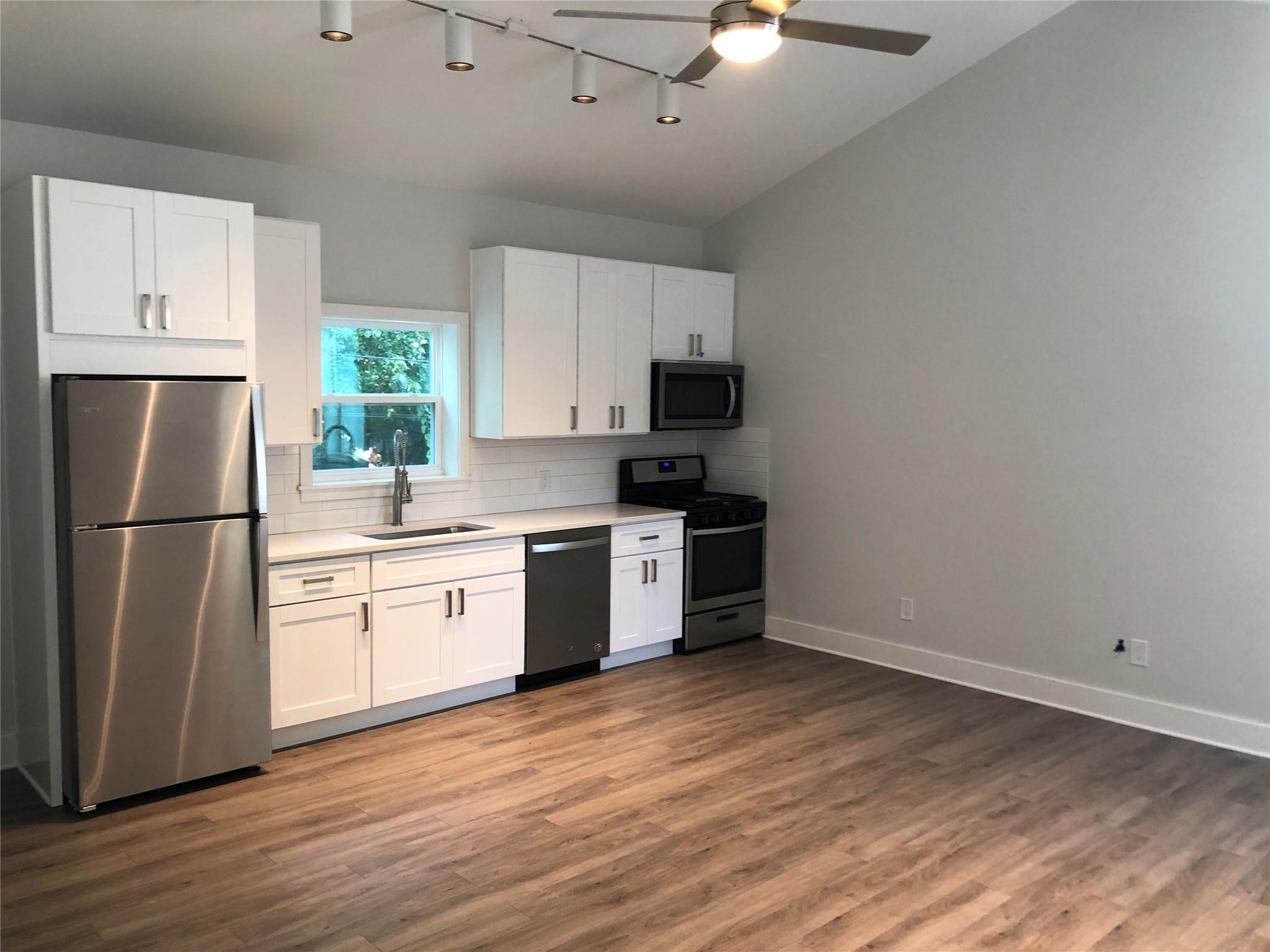 1303 E Cesar Chavez St # D, Austin, TX 78702