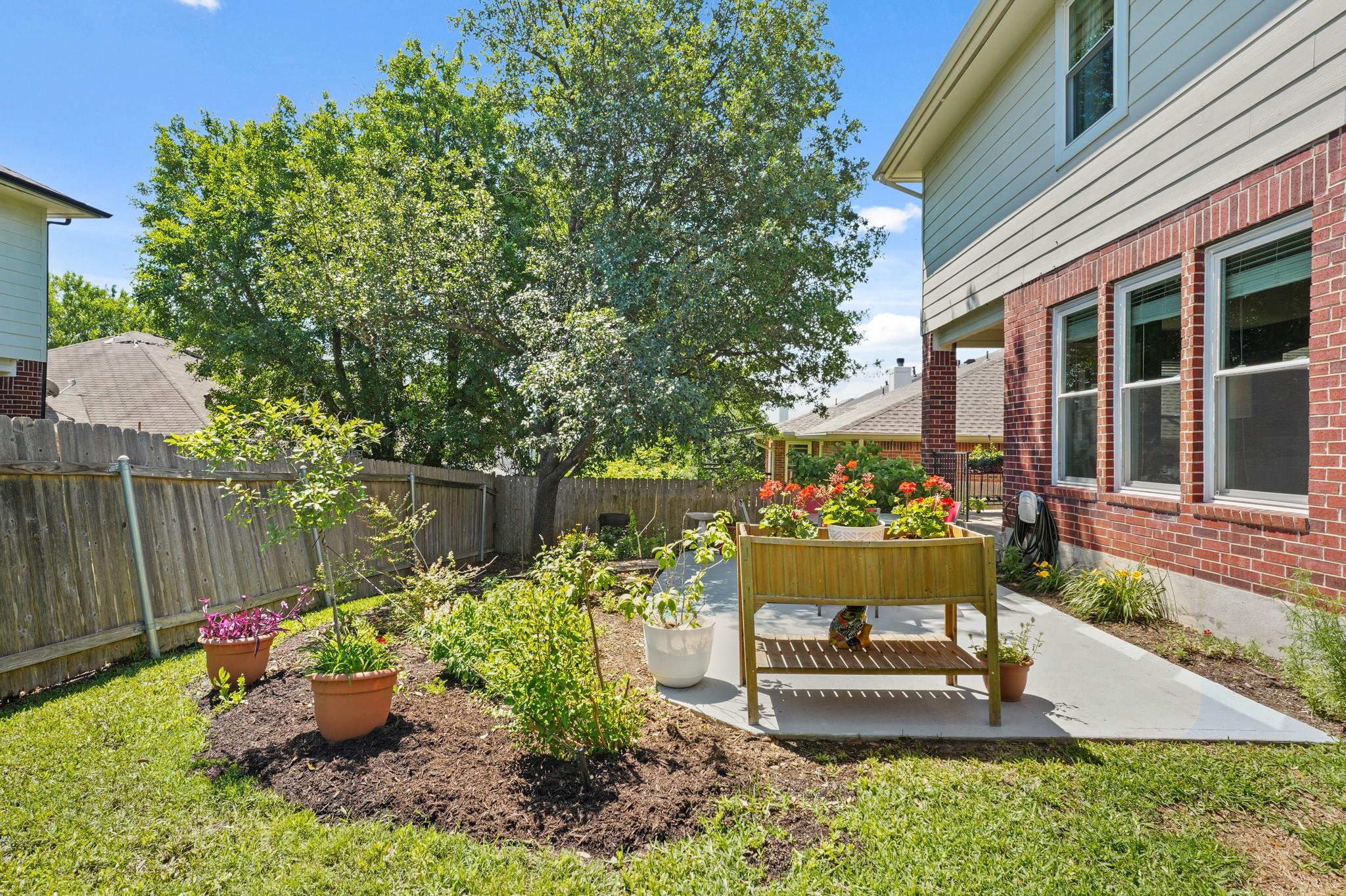 3725 Birdhouse Dr, Round Rock, TX 78665