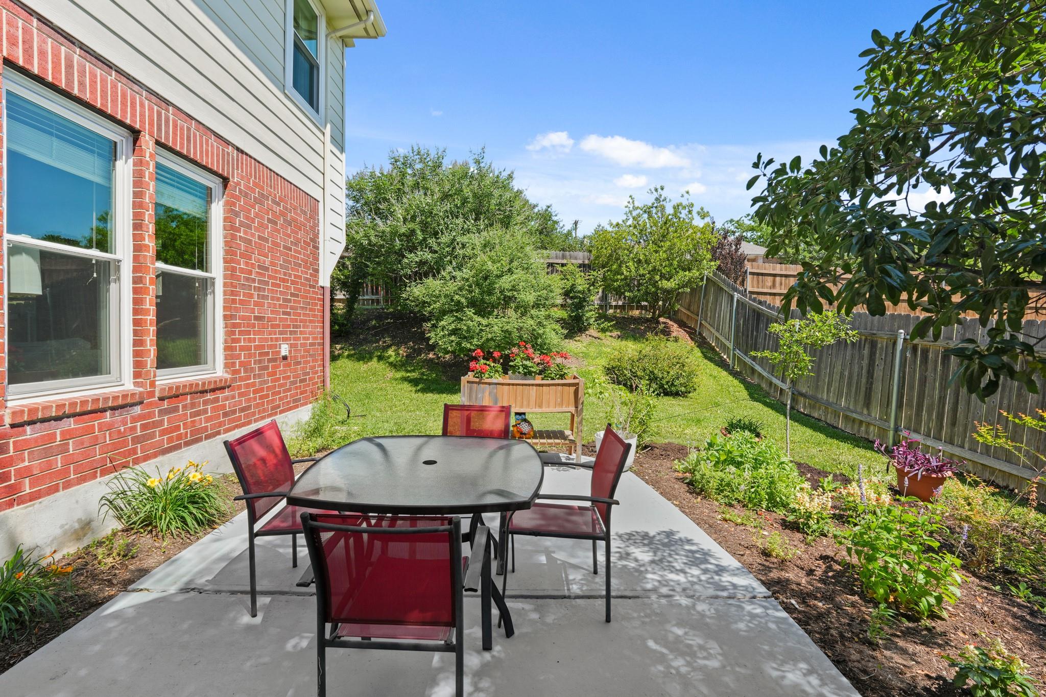 3725 Birdhouse Dr, Round Rock, TX 78665