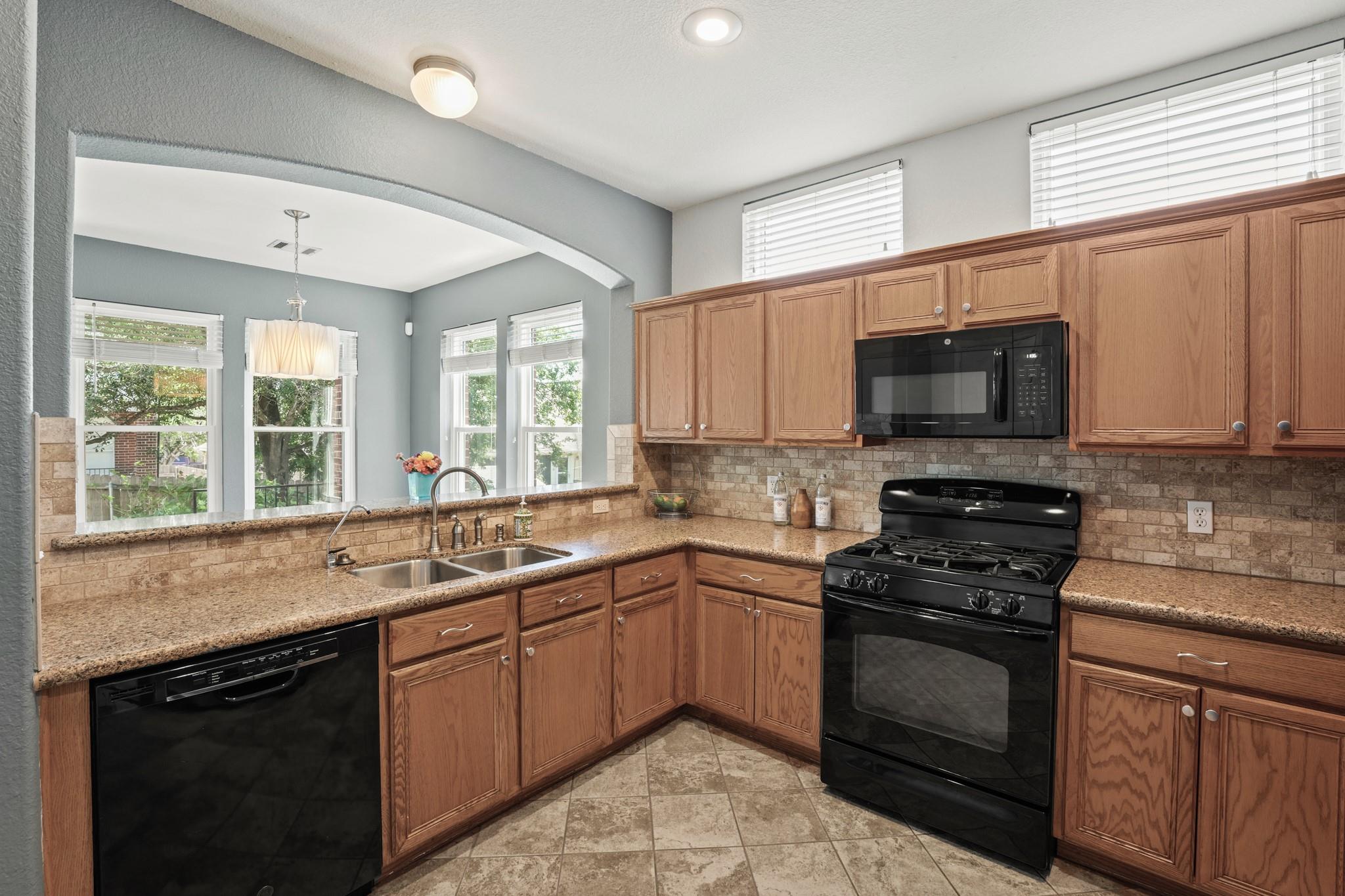 3725 Birdhouse Dr, Round Rock, TX 78665