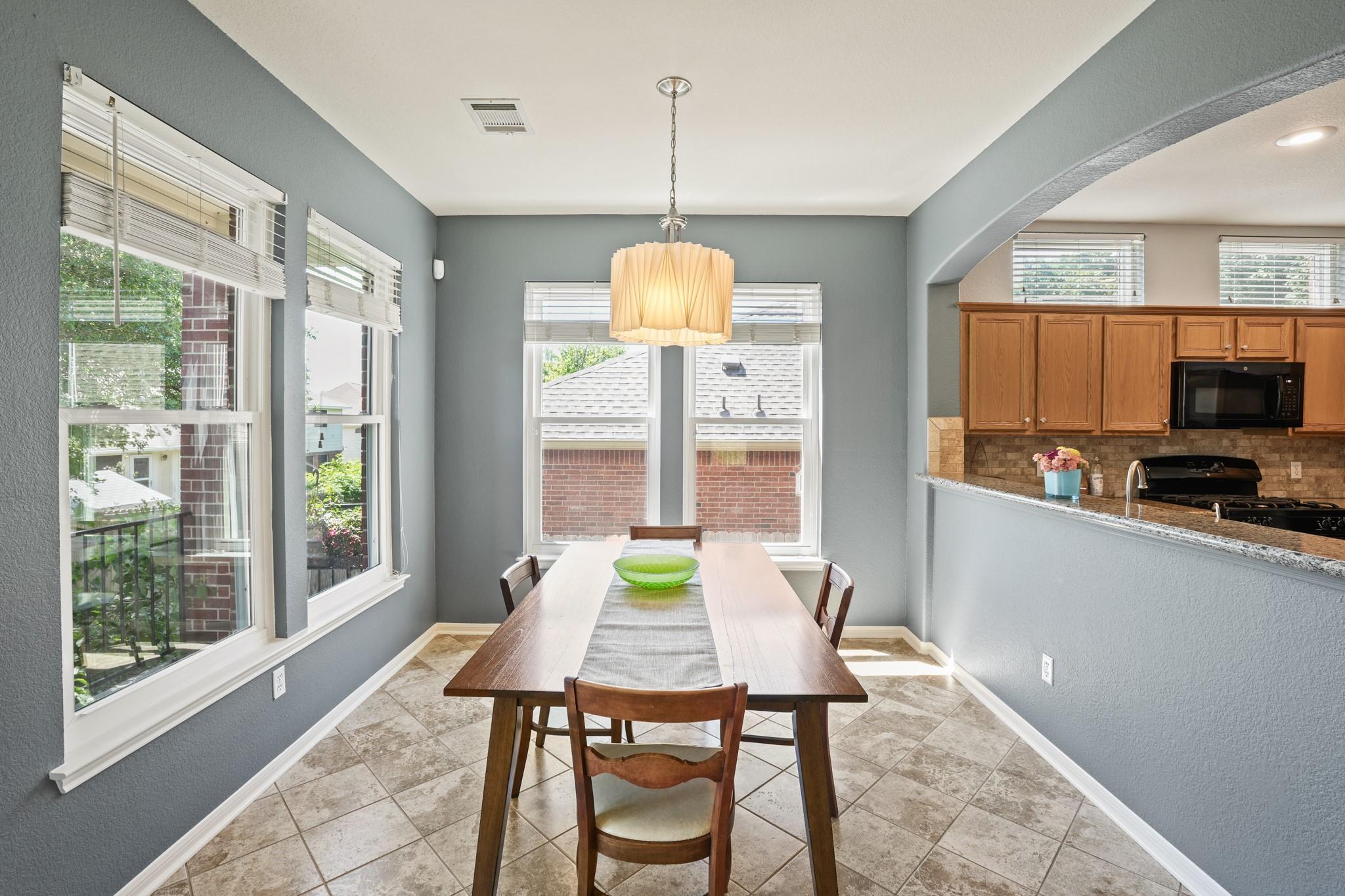 3725 Birdhouse Dr, Round Rock, TX 78665