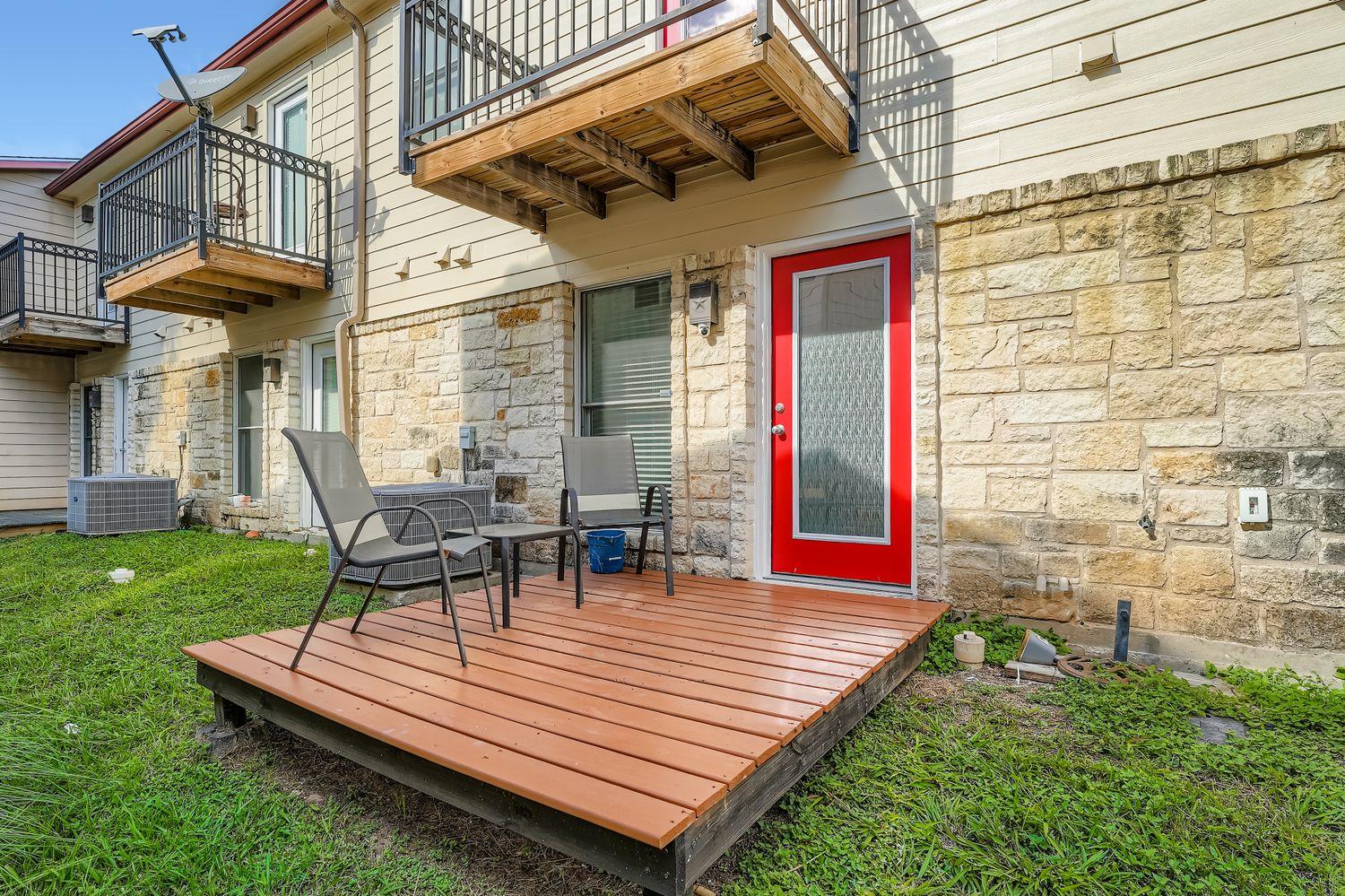 6900 E Riverside Dr # 6, Austin, TX 78741