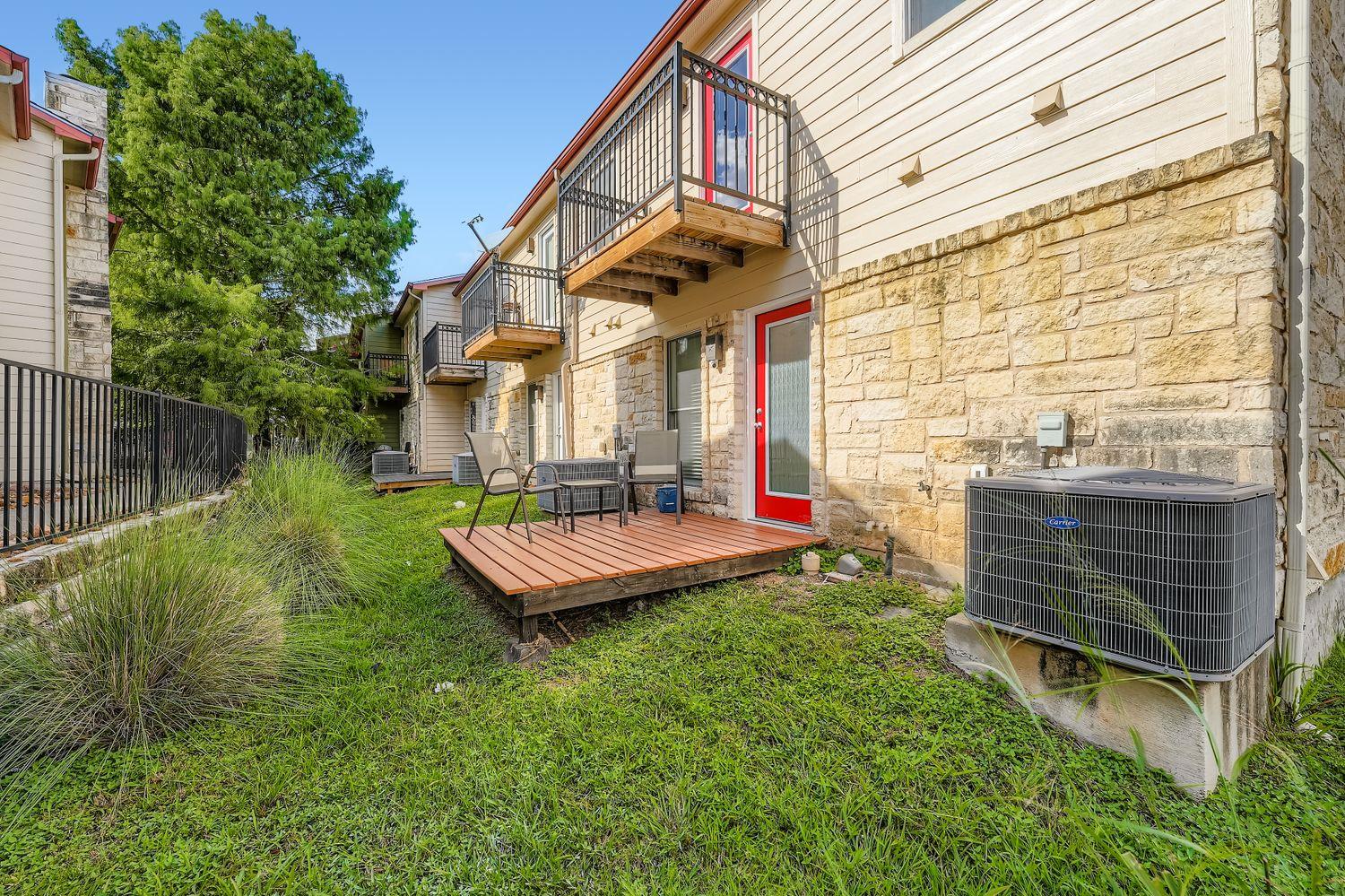 6900 E Riverside Dr # 6, Austin, TX 78741