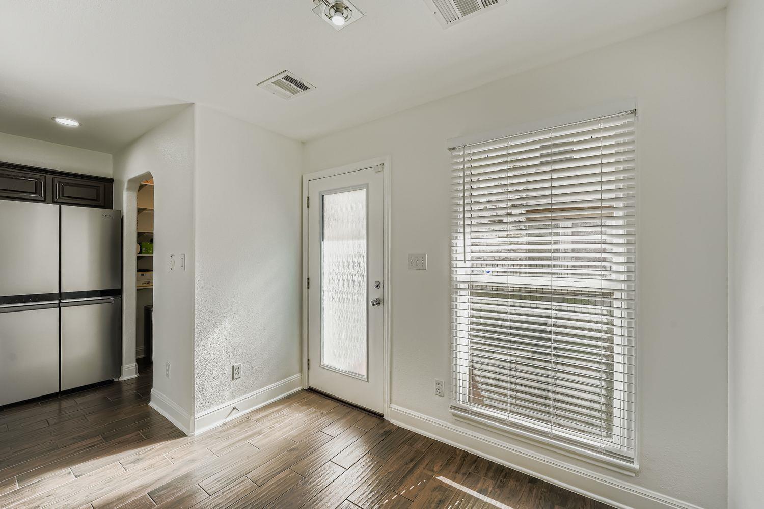 6900 E Riverside Dr # 6, Austin, TX 78741