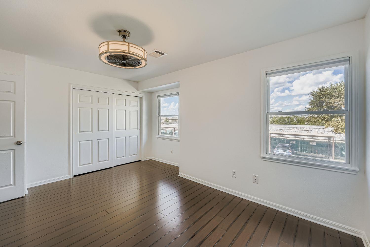 6900 E Riverside Dr # 6, Austin, TX 78741