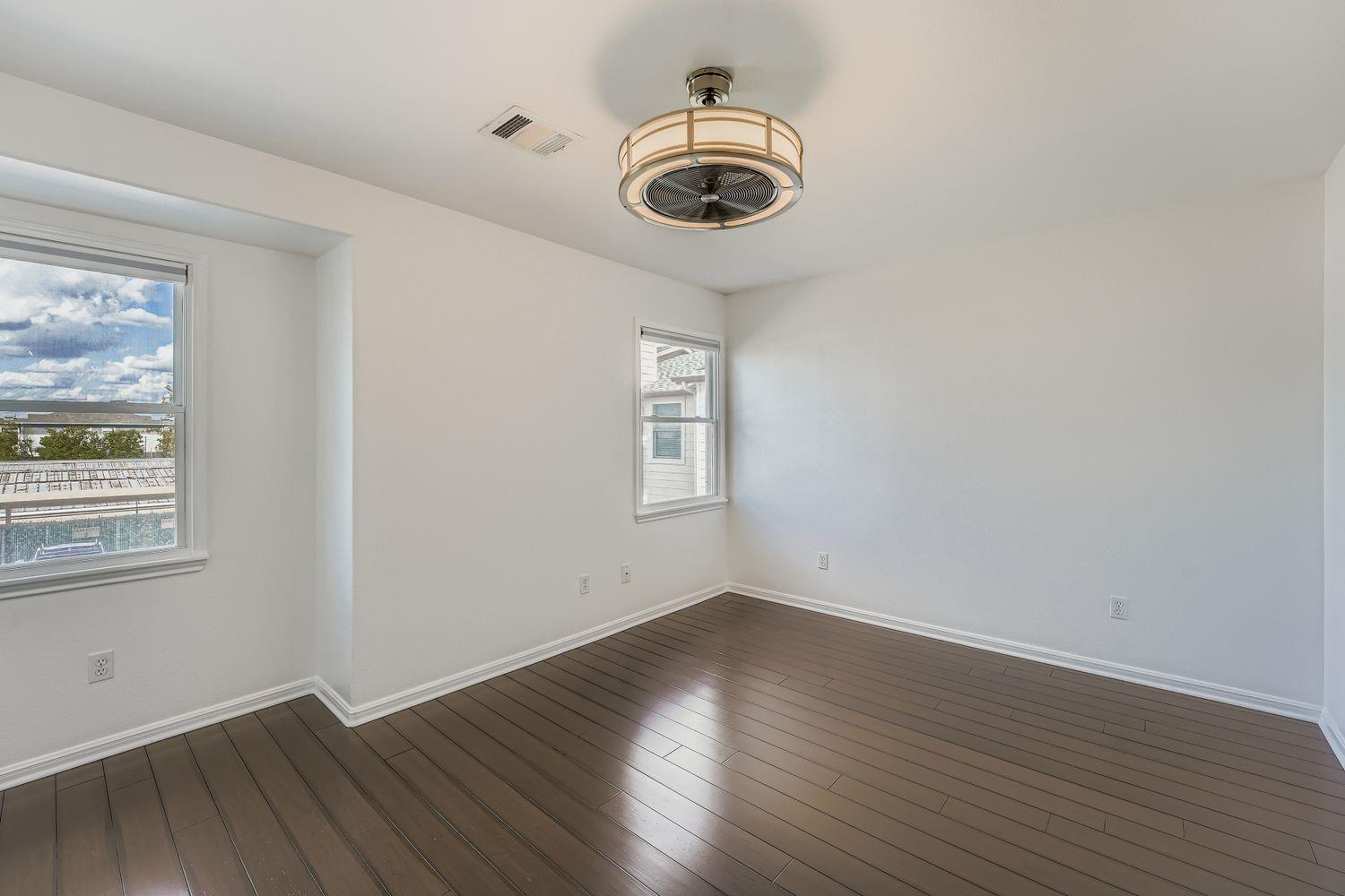 6900 E Riverside Dr # 6, Austin, TX 78741