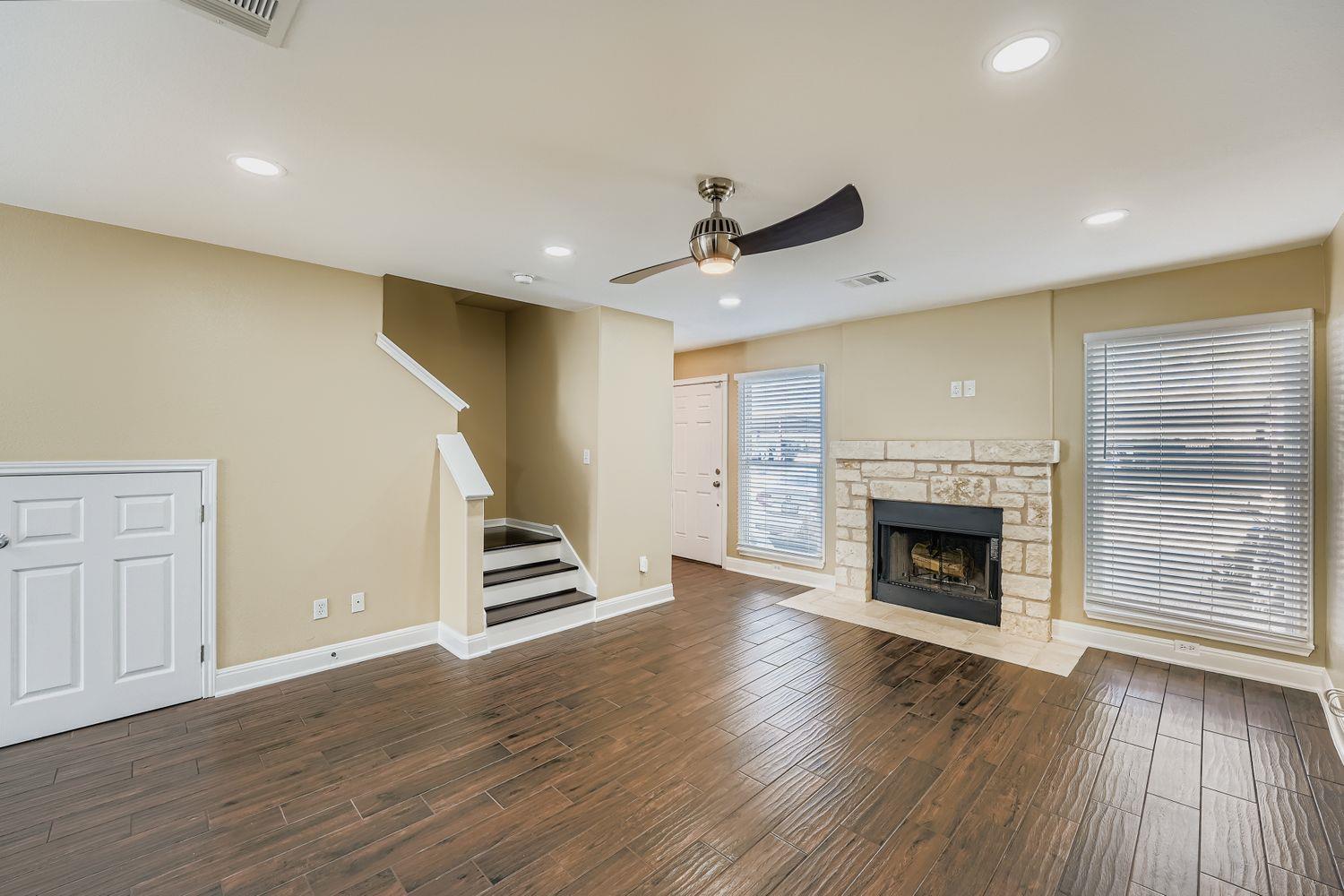 6900 E Riverside Dr # 6, Austin, TX 78741