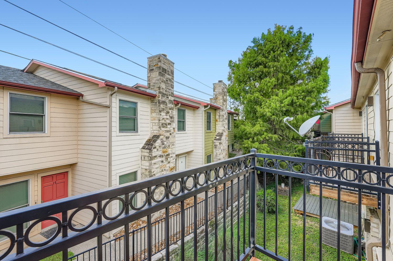 6900 E Riverside Dr # 6, Austin, TX 78741