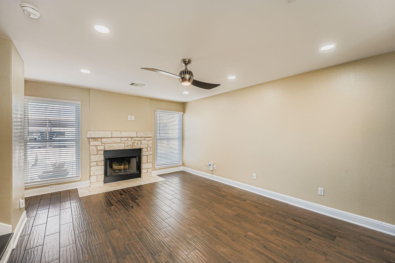 6900 E Riverside Dr # 6, Austin, TX 78741