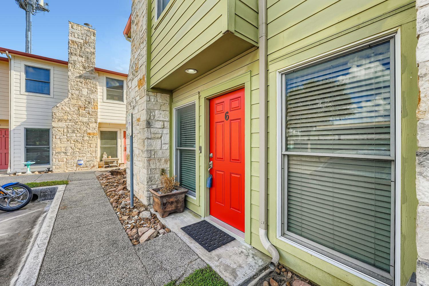 6900 E Riverside Dr # 6, Austin, TX 78741