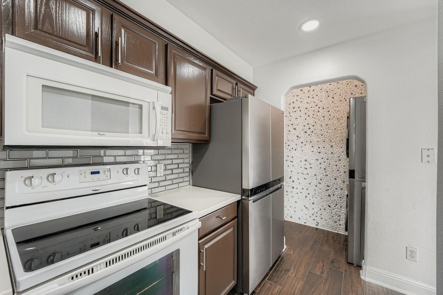 6900 E Riverside Dr # 6, Austin, TX 78741