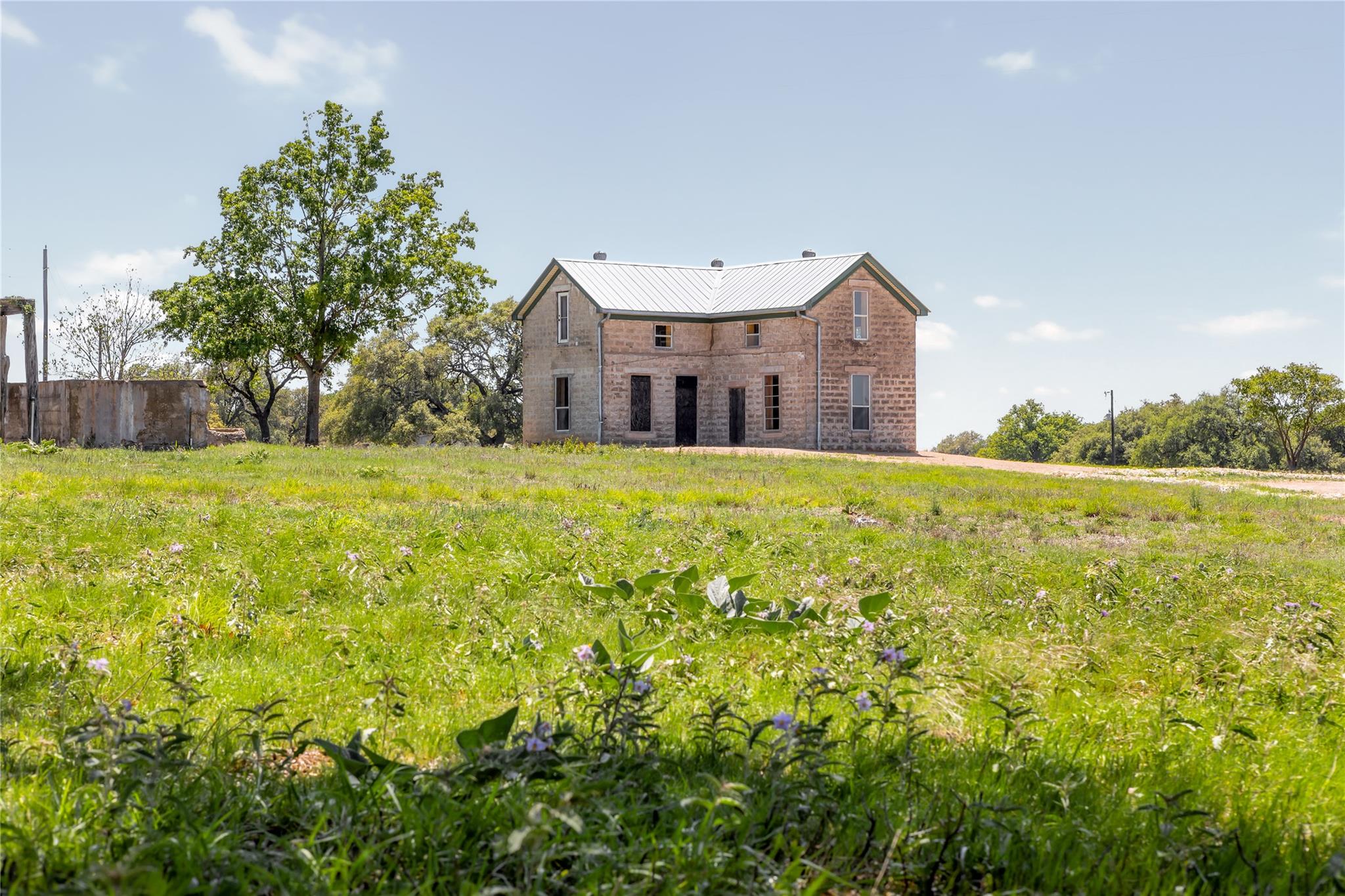 9695 W US 290 Highway, Hye, TX 78635