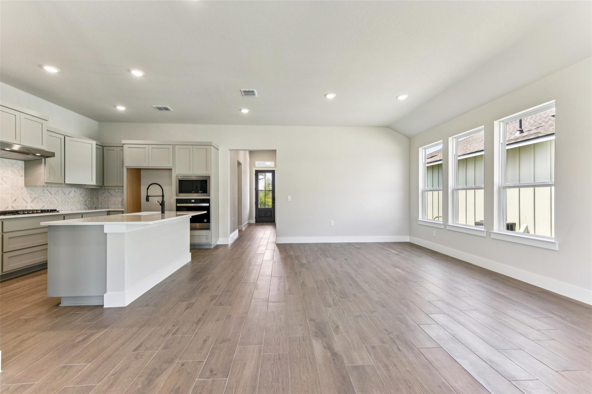 1628 Dancing Oak Ln, San Marcos, TX 78666