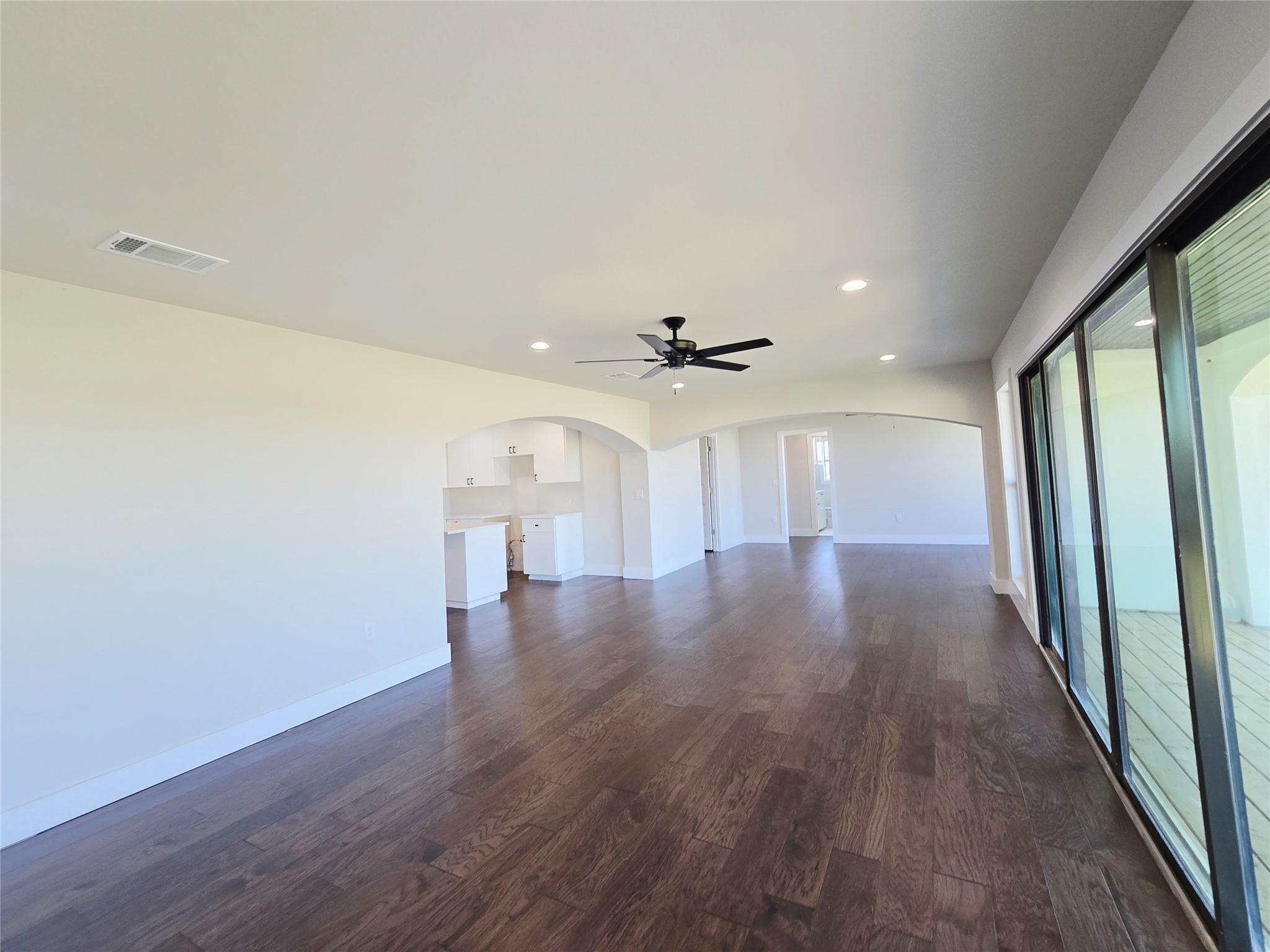 930 Elm Creek Rd, Rockdale, TX 76567