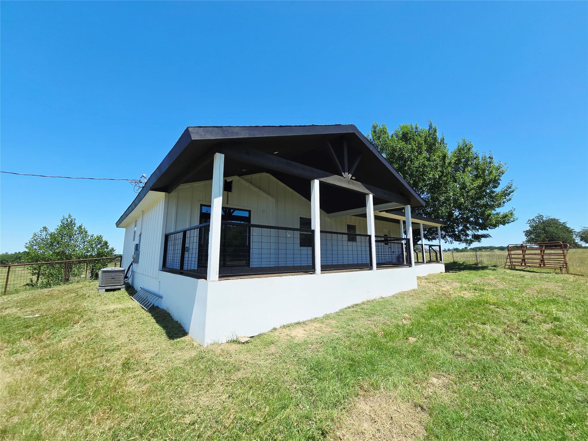 930 Elm Creek Rd, Rockdale, TX 76567